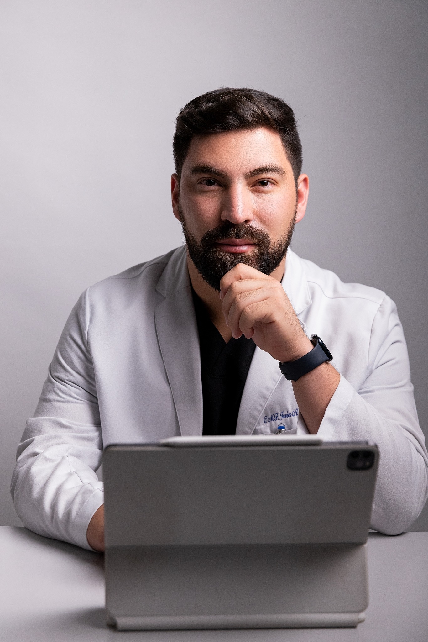Dr. Javier... - Dr. Javier A. Pérez - Cirujano Maxilofacial