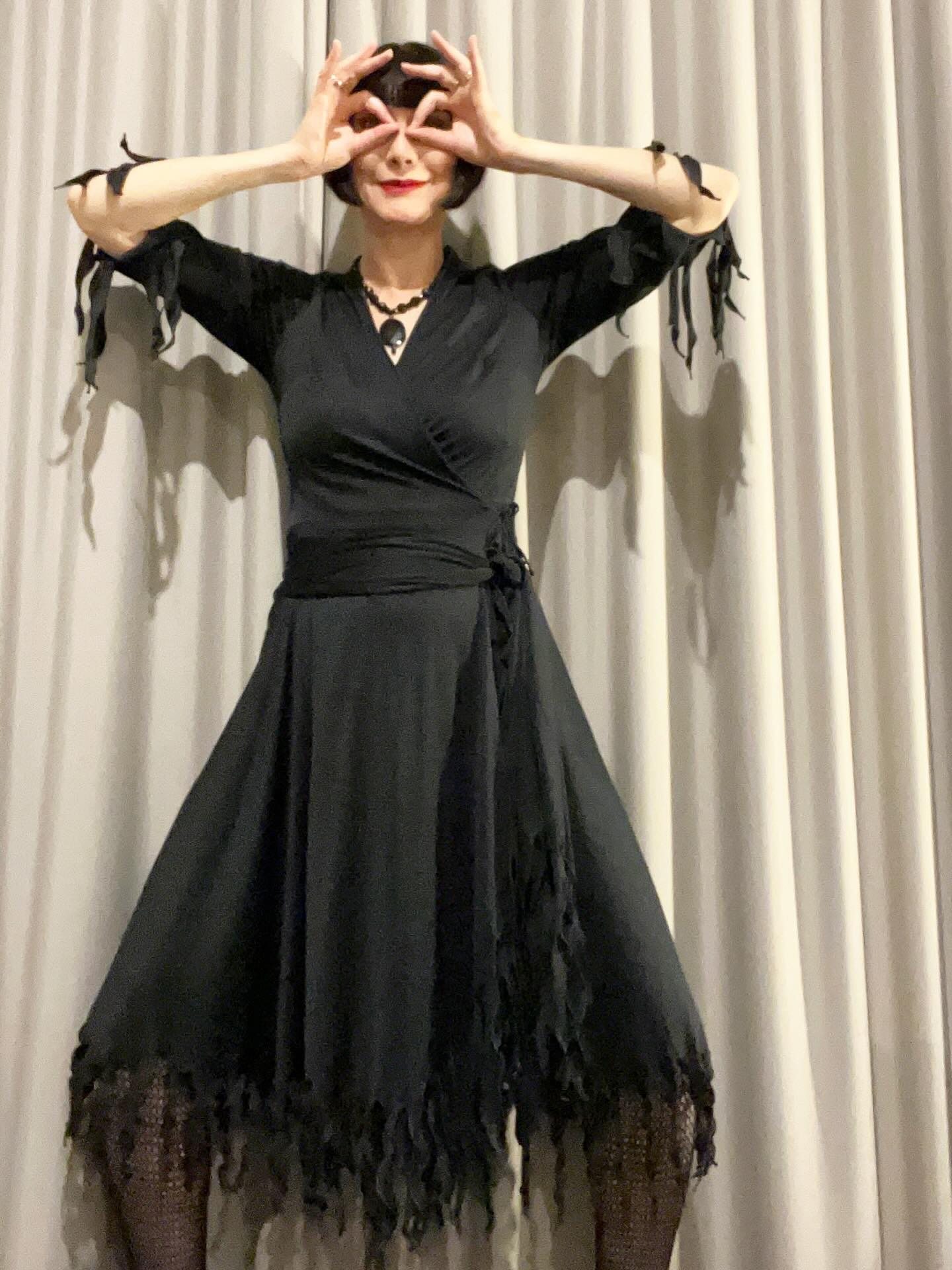 beyond the little black dress What to wear when giving a lecture on 'Chanel 06/25 2000s Vintage Sheath Sparkle Color:As Photo(Blush Pink) in shelf bra with