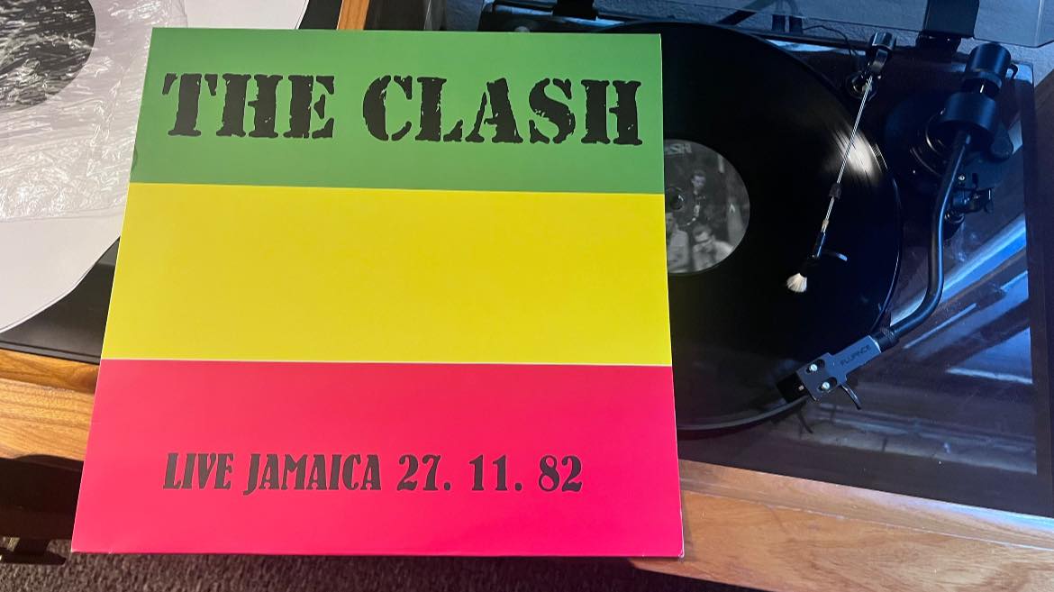 THE CLASH LIVE JAMAICA 27.11.82 (Year? Label?)