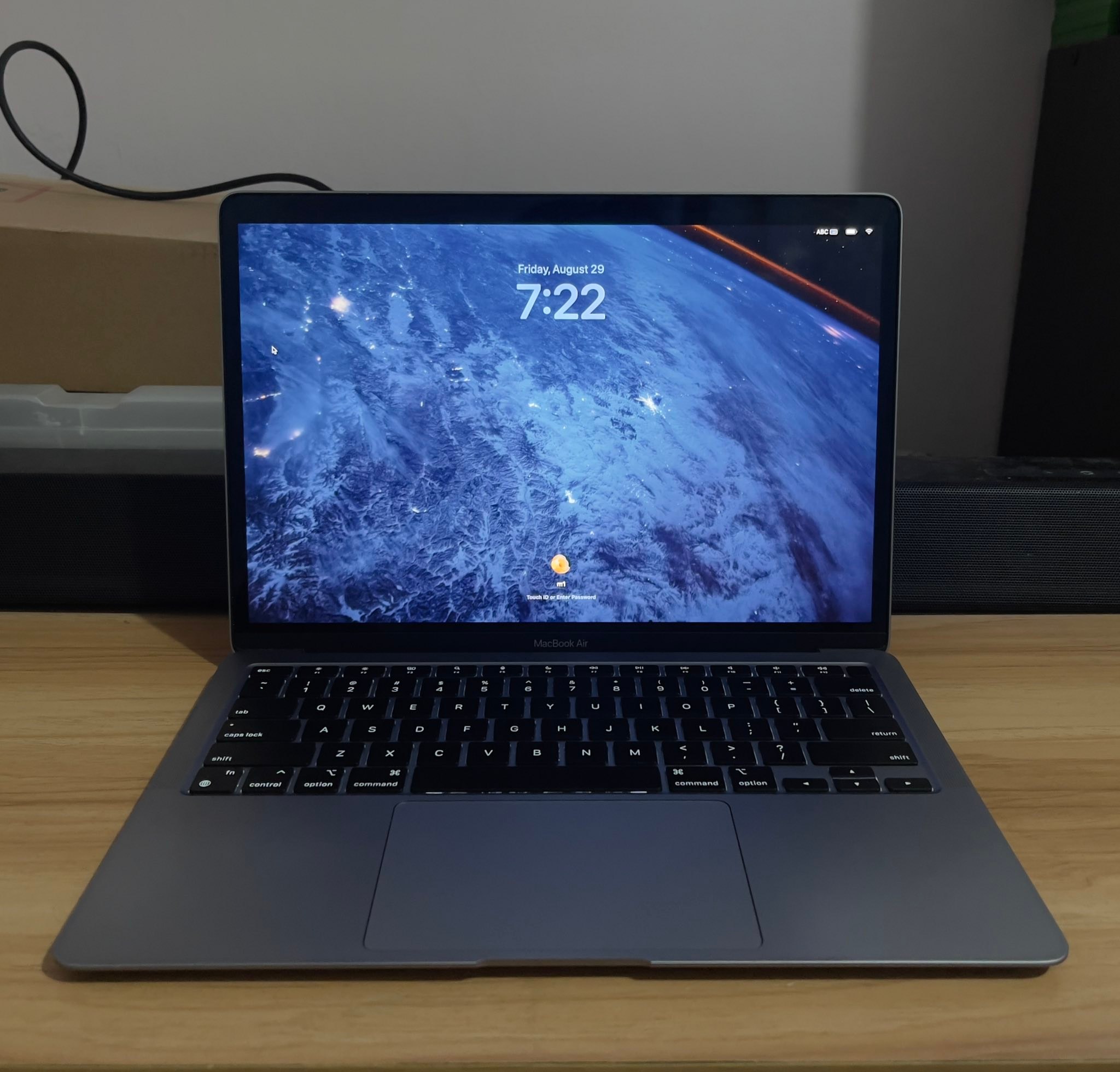 For sale or swap Macbook air m1 - 13 inch - 256gb ssd / 8gb memory 