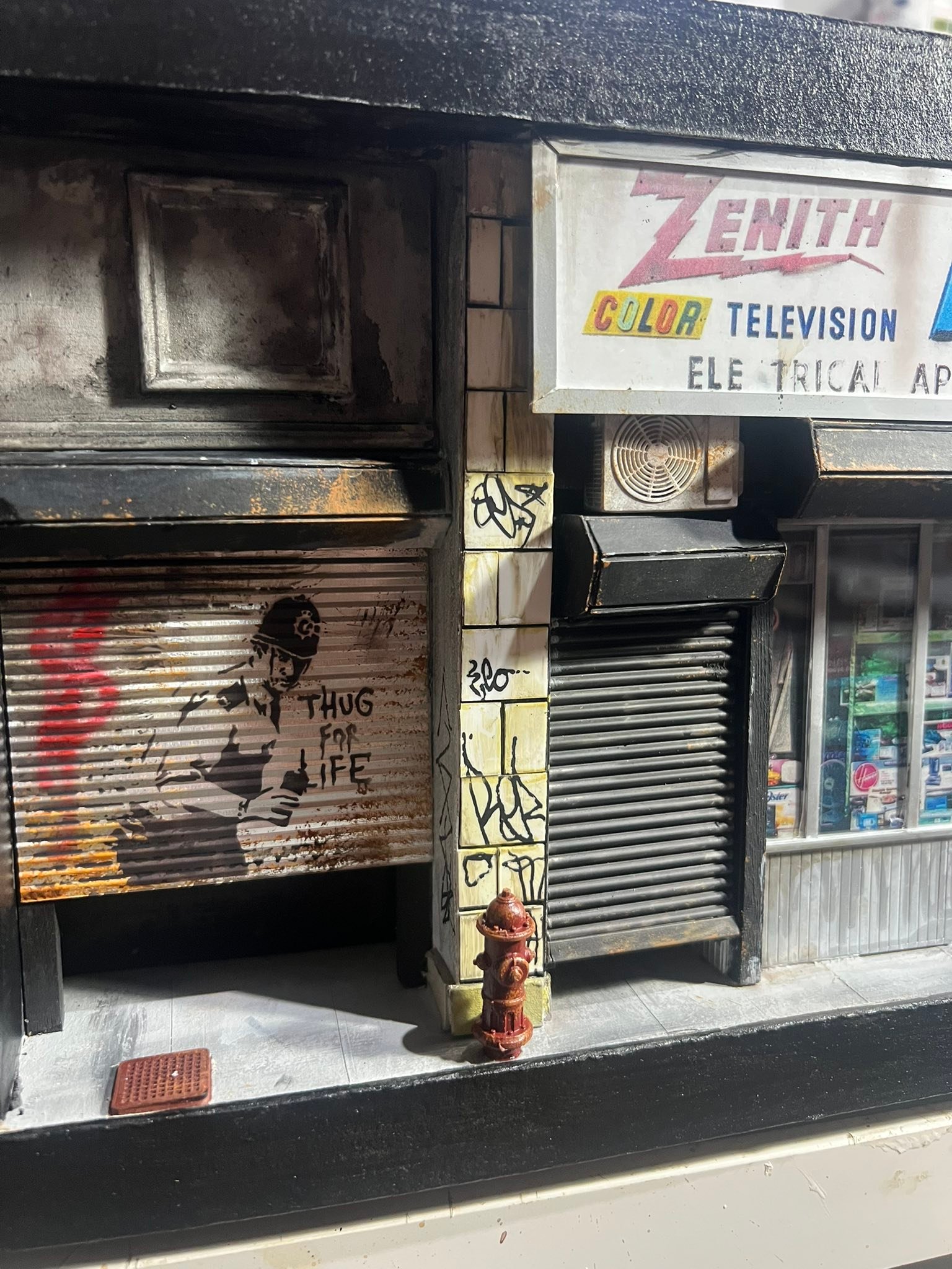 ABC tv lower east side nyc,miniature in boom box old radio