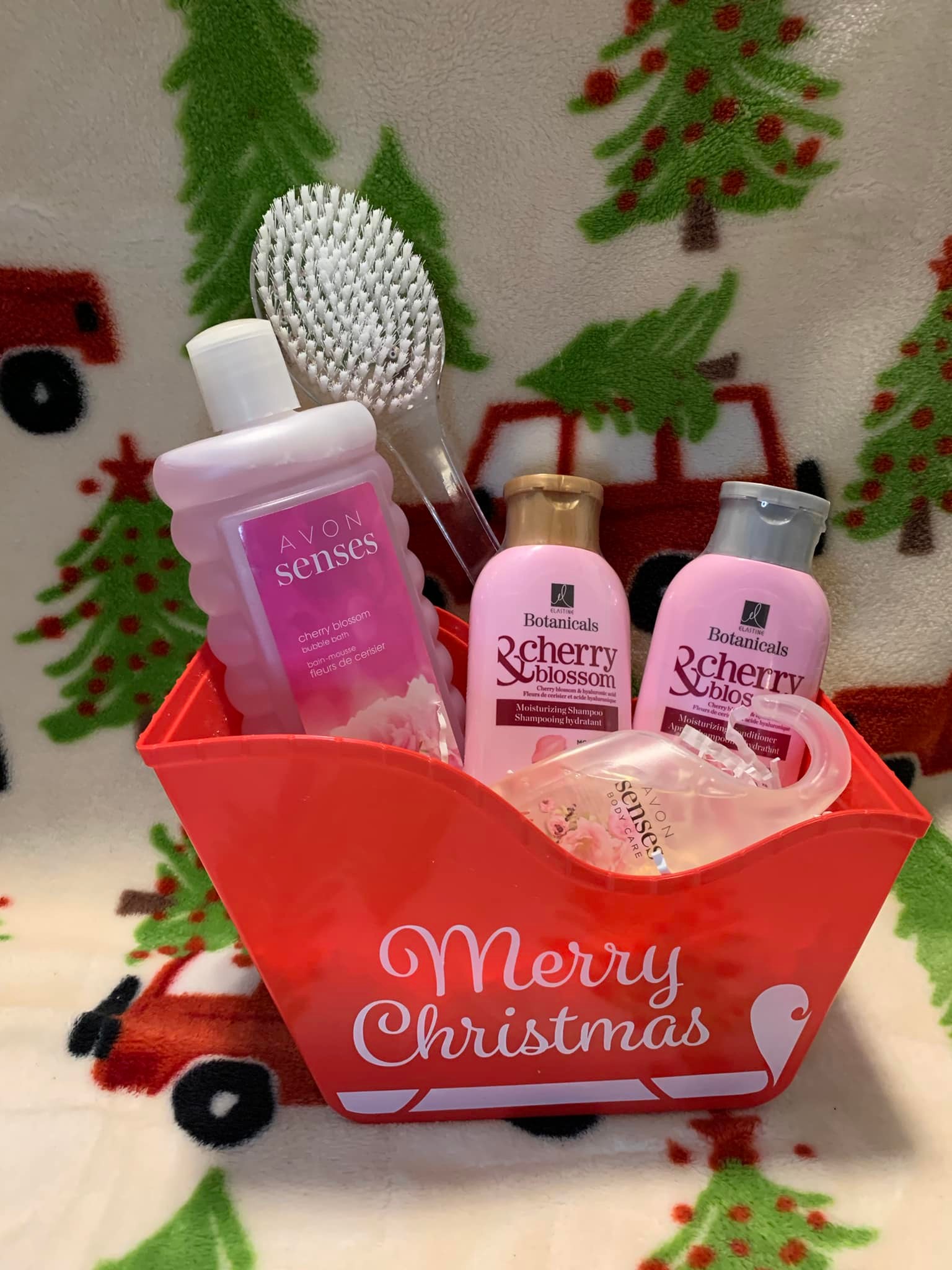 What's a suitable Christmas gift for hairdressers and nail techs?