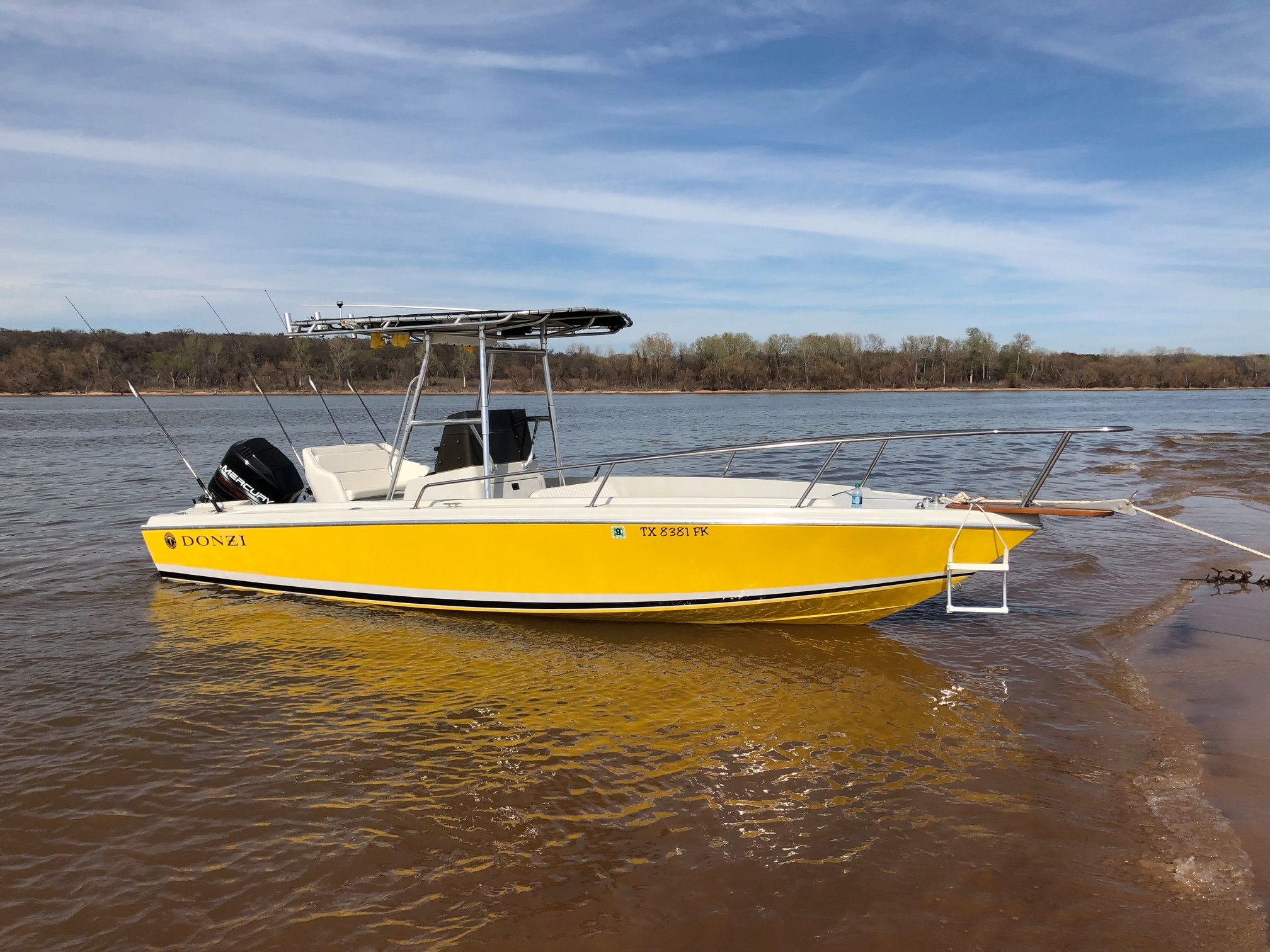 Restored 1988 Donzi 23' center console with original gelcoat