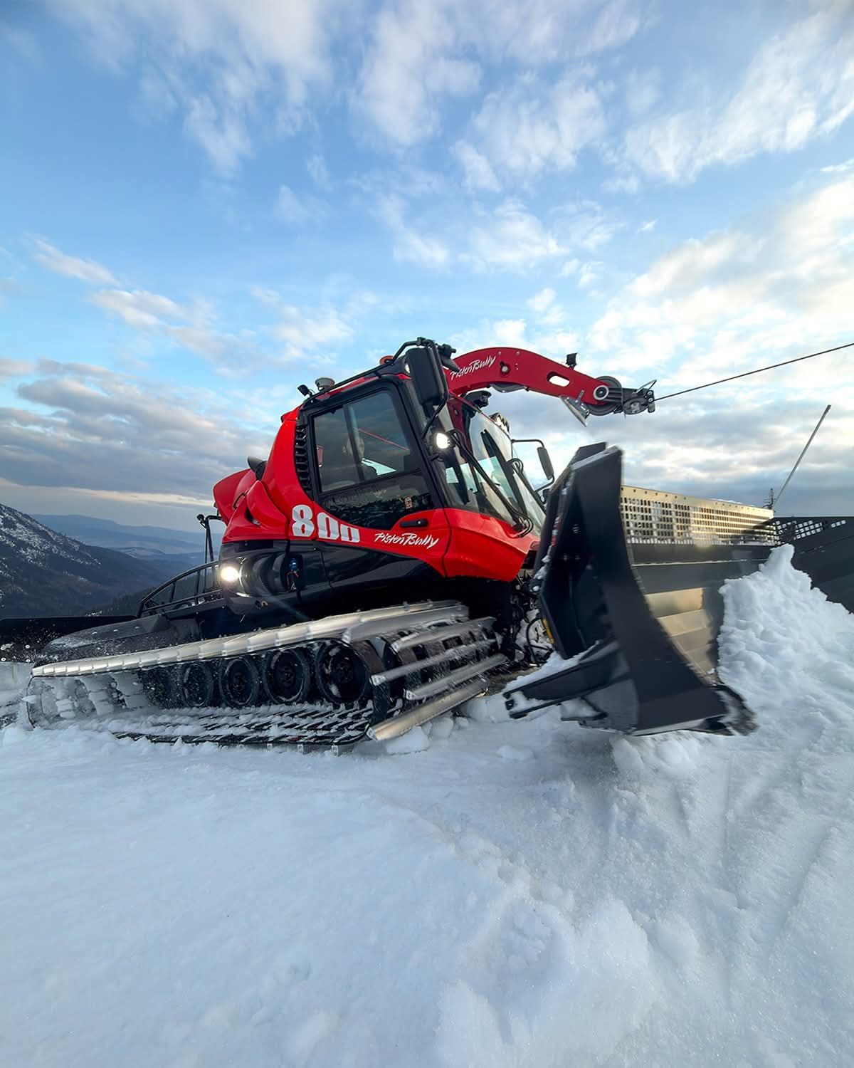 Pistenbully 800 .... next Generation in Red
