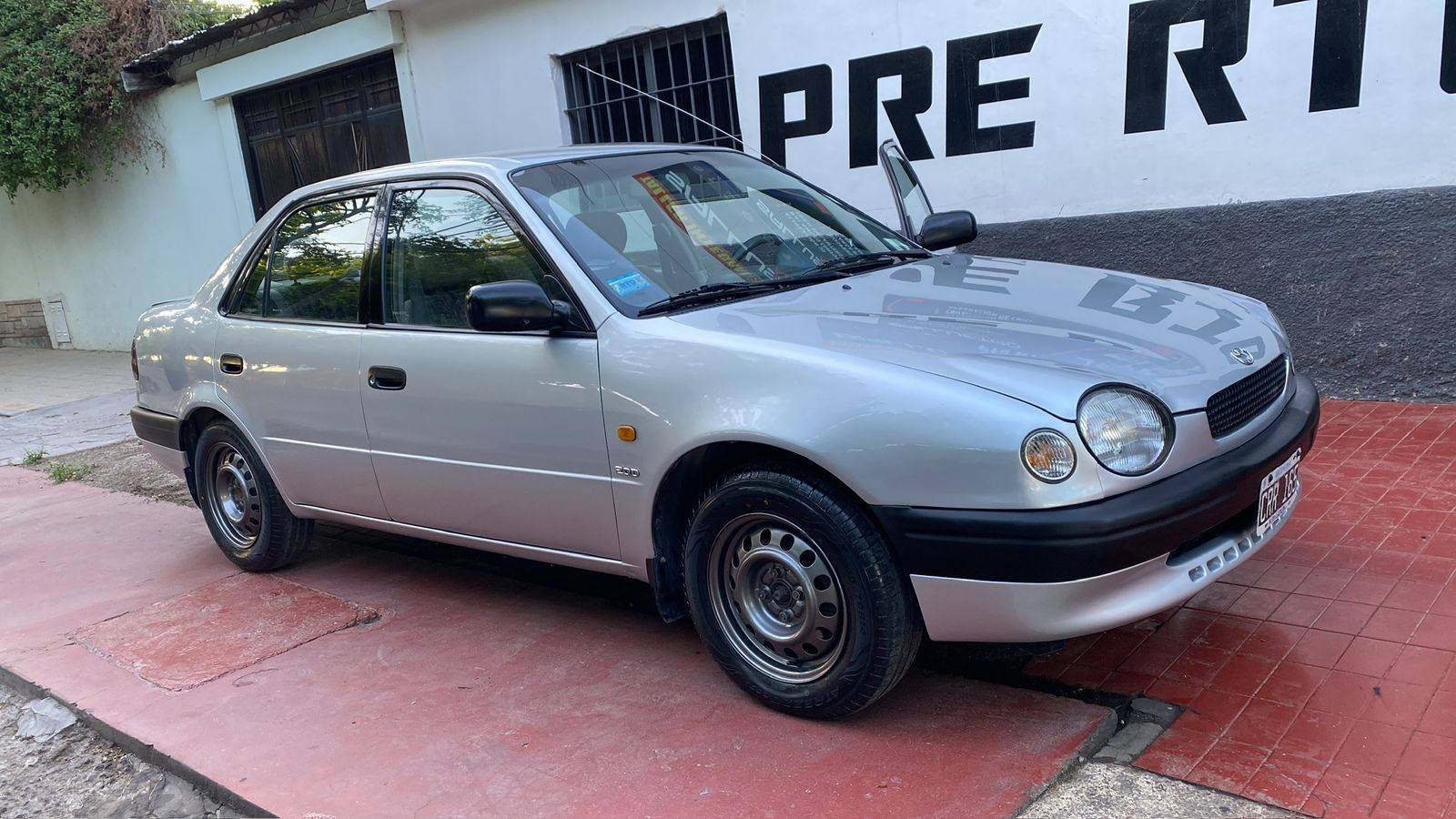 VENDO !!! Toyota Corola modelo 99 diesel , aire , dirección , Japonés...