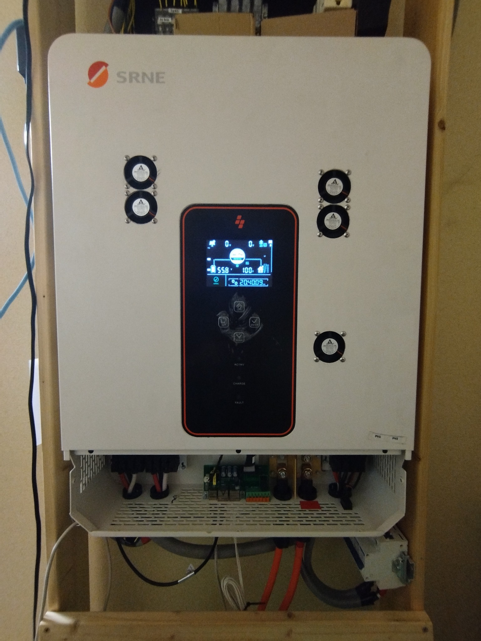 HF2430U60-100 についての質問です。 インバーター出力と商用電源 