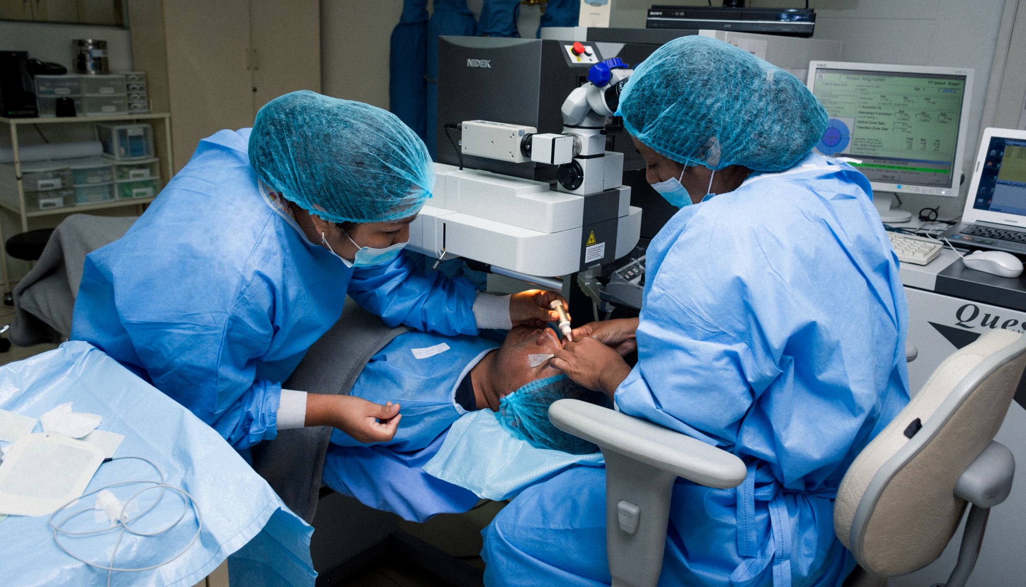 La cirugía Excimer Láser es la... - Clínica Oftalmic Service