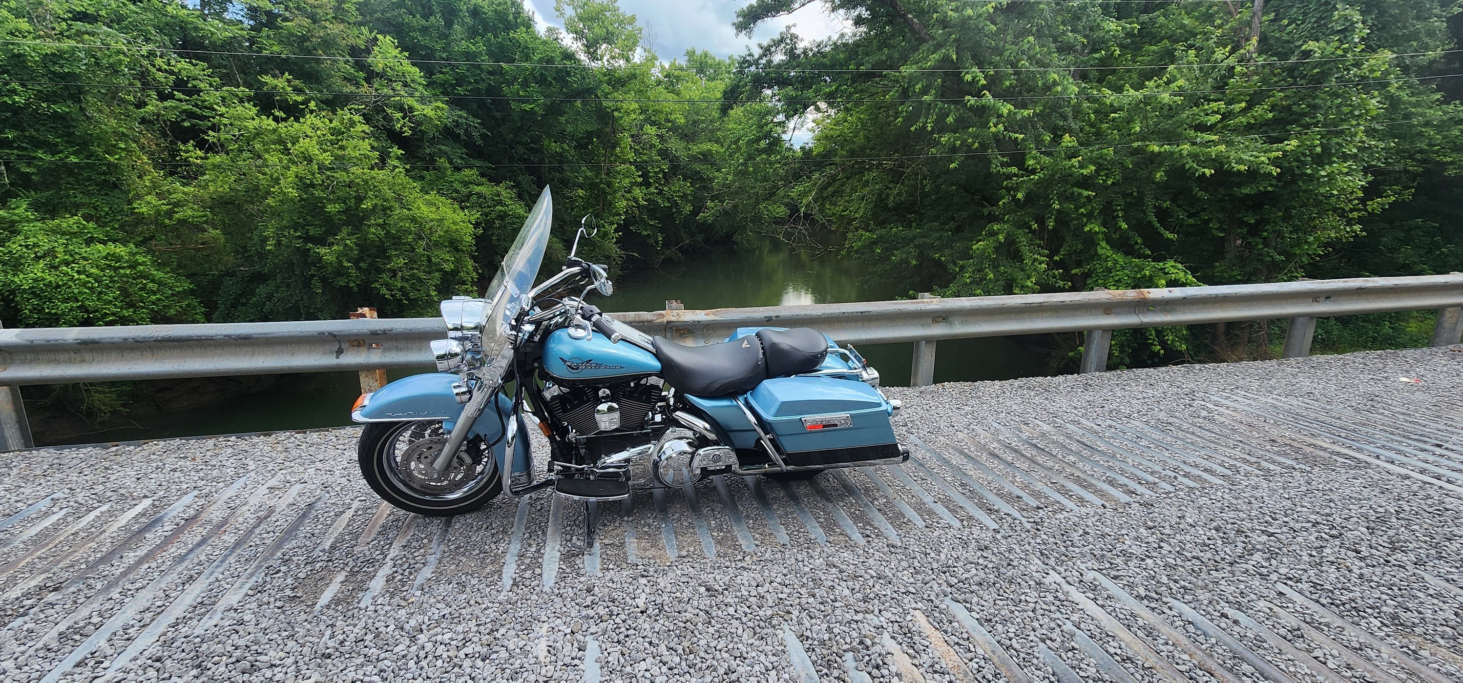 Had this RoadKing a month what a beautiful comfortable riding bike