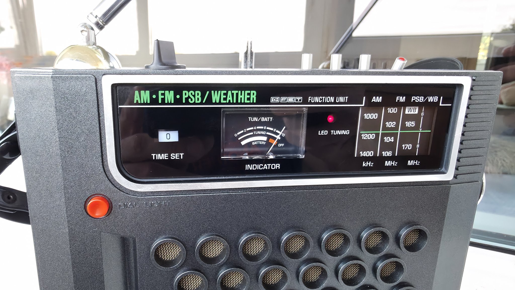 Vintage Toshiba Radio TRYX1700 from 1978