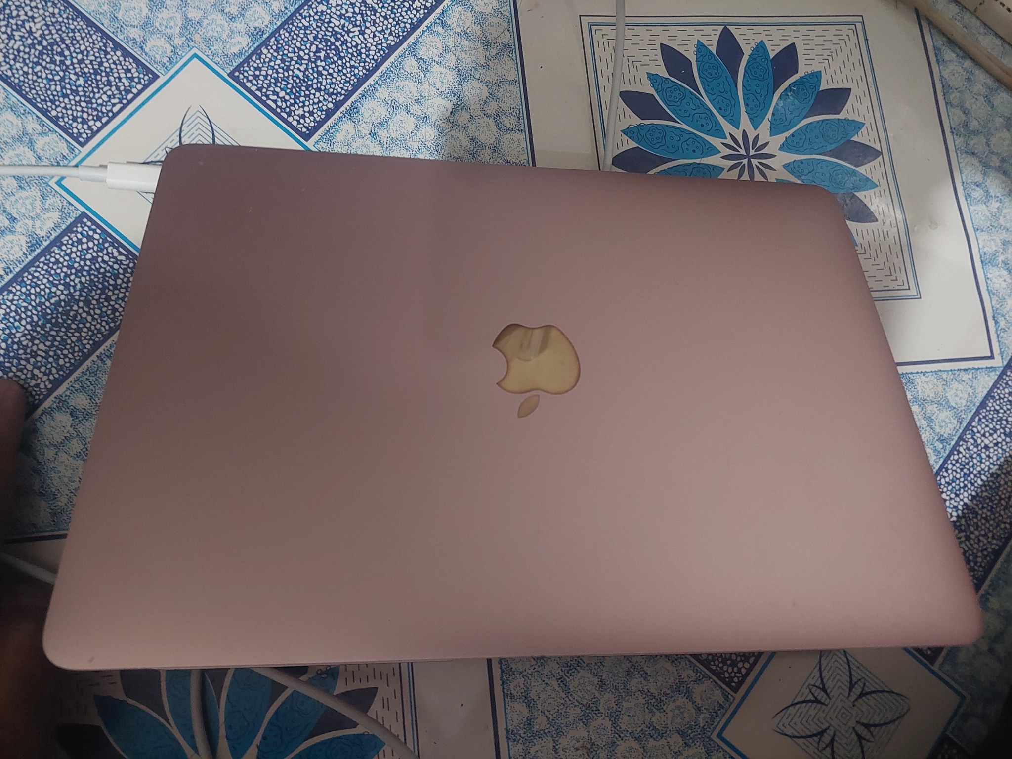 For sale macbook retina12 A1534 intel core m3 8/256 issue lcd 