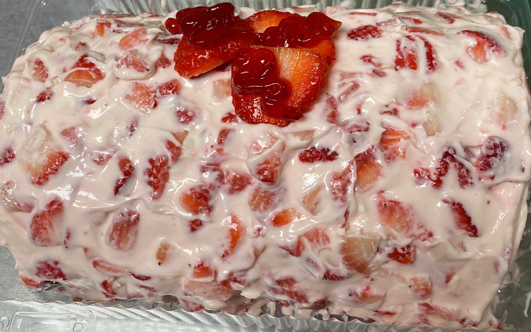 HAPPY FRIDAY! 💃🏻🎉 Come visit us!... - Frutti Rollo Cake Shop