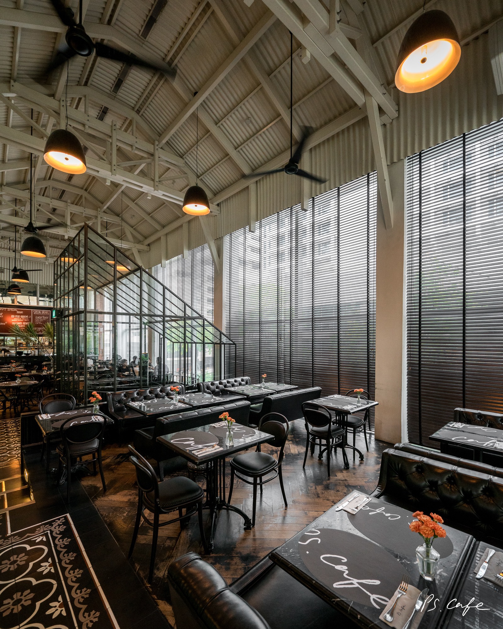 PS.Cafe at Palais Renaissance