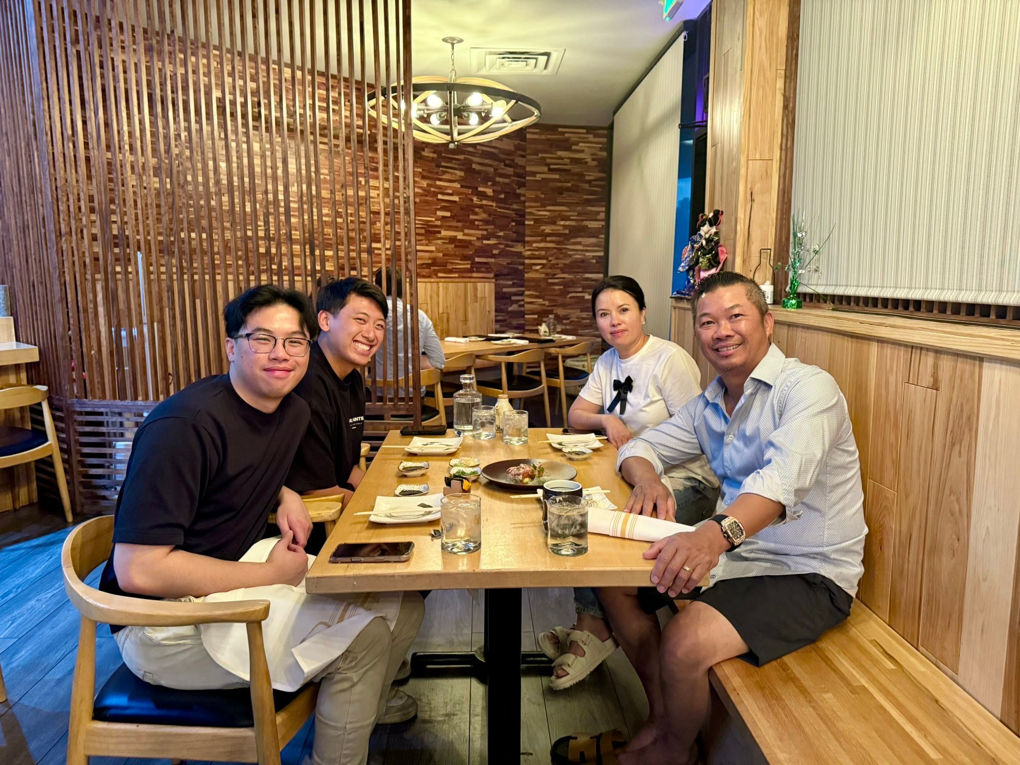 Family dinner @ Randy’s restaurant - Andy Hung Nguyen | Facebook