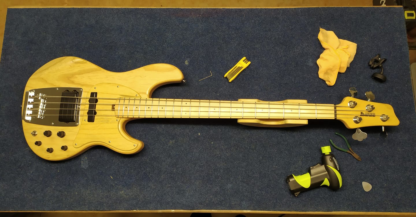 Ibanez ATK 805 I love this Bass!