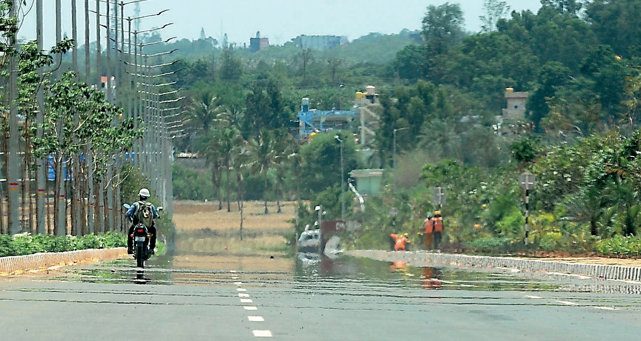 BangaloreMirror.com - A summer mirage * The unrelenting heat in 