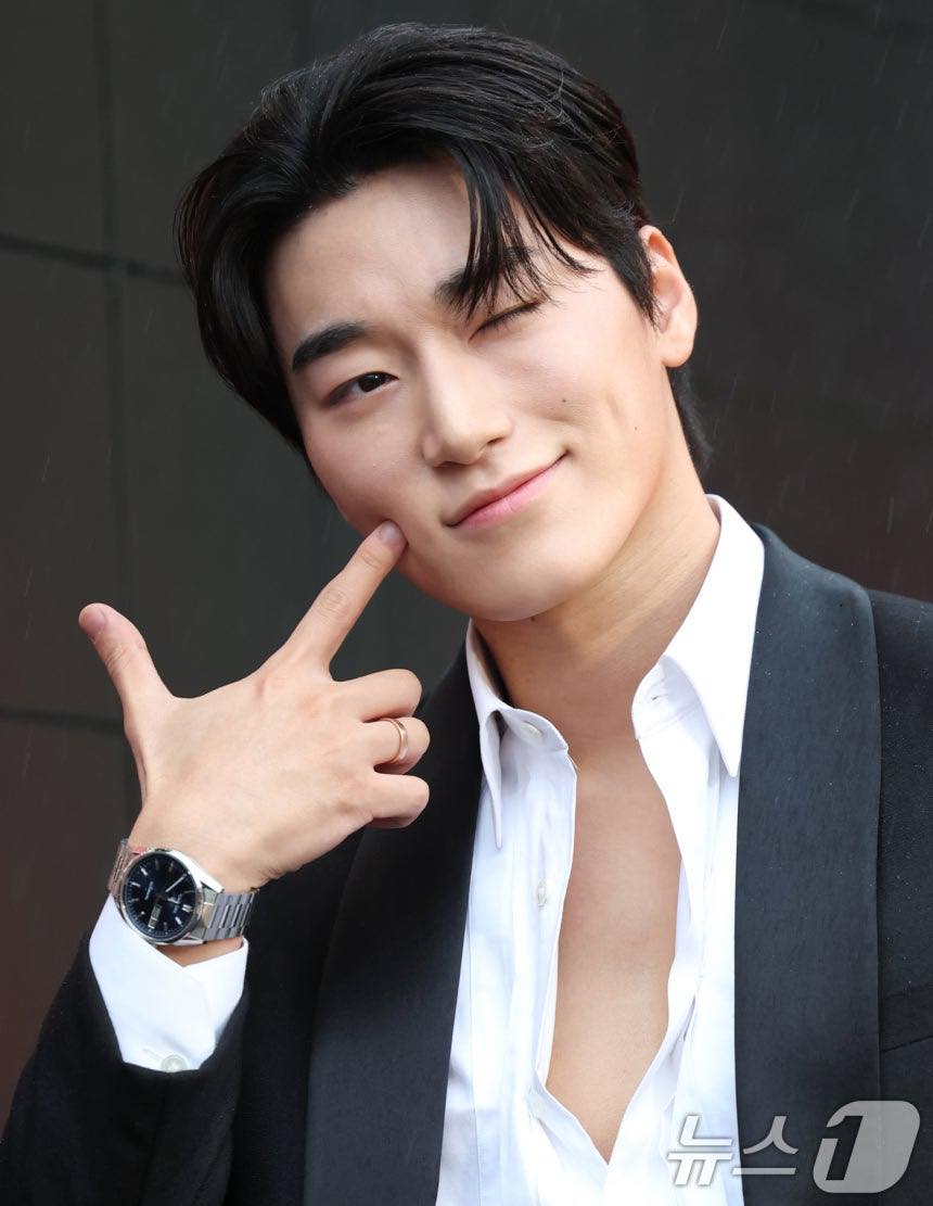 Happy 26th Birthday to #ATEEZ's gorgeous, hugely talented singer