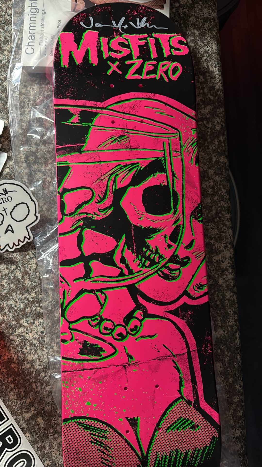 Scored this signed Jamie Thomas deck the other day.