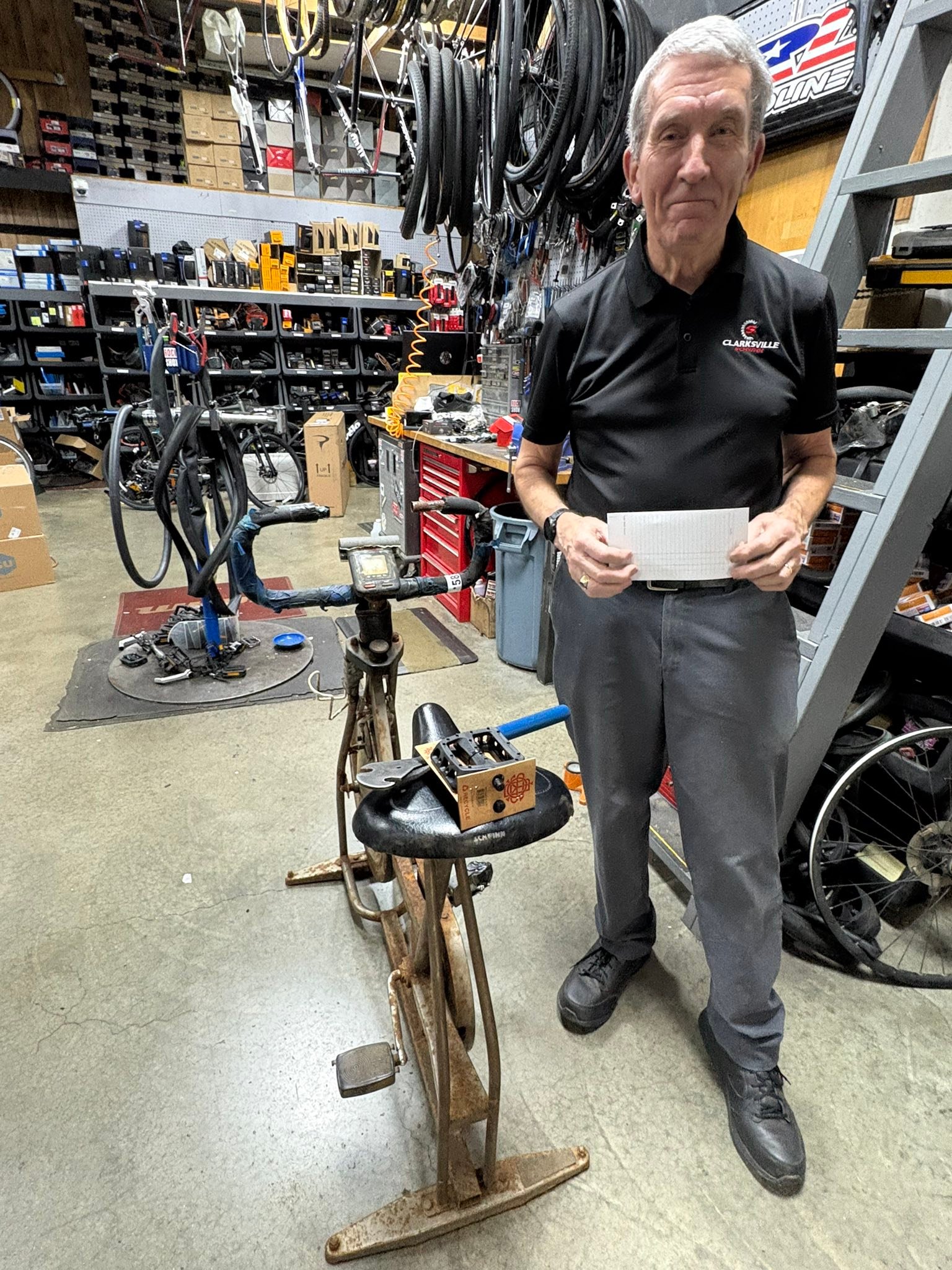 schwinn bicycle repair shop Deluxe Bike Tube Kit, Multi-Purpose for Repairs, Easy-to-Carry Tool Kit, Portable and Convenient Design, Multi-Tool Kit Includes Tire Tube Patches, Tire Levers, Scuffer and More : Bike Bicycle Repair Bike Shop Eastern