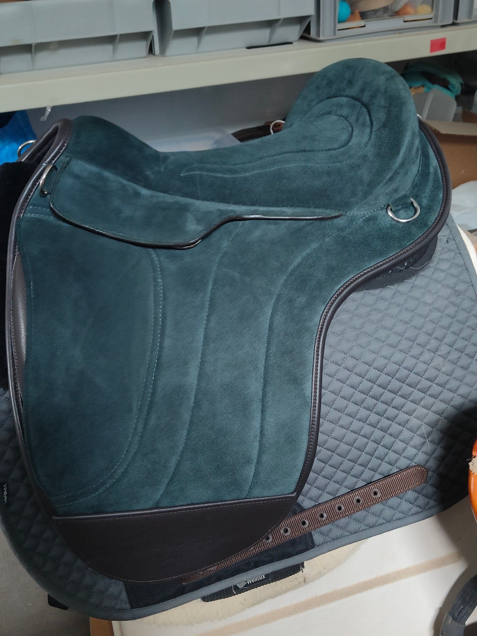What stirrups work with Edix Union Hunter Green suede leather?