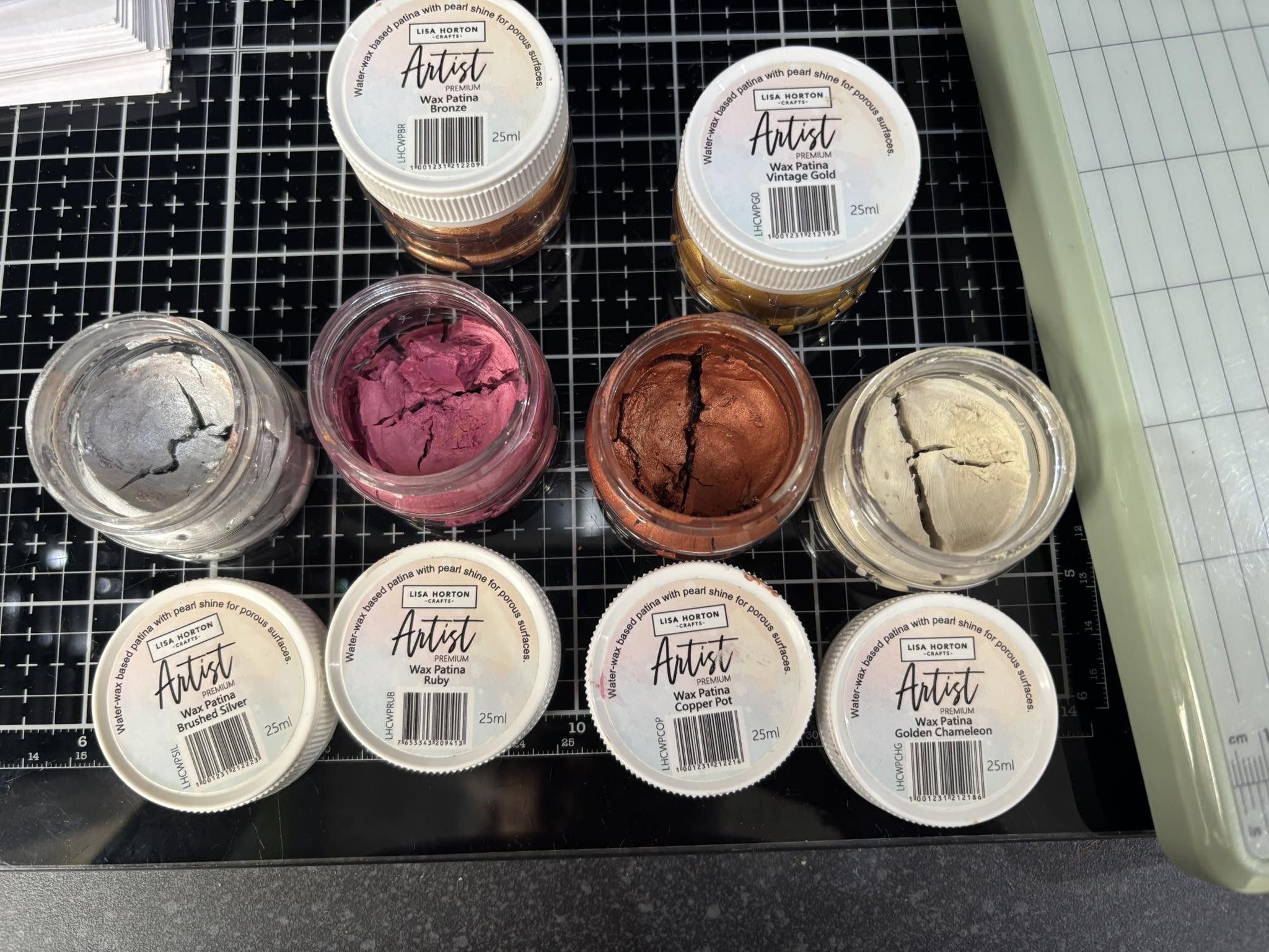 Glitter paste drying out solutions and revival methods