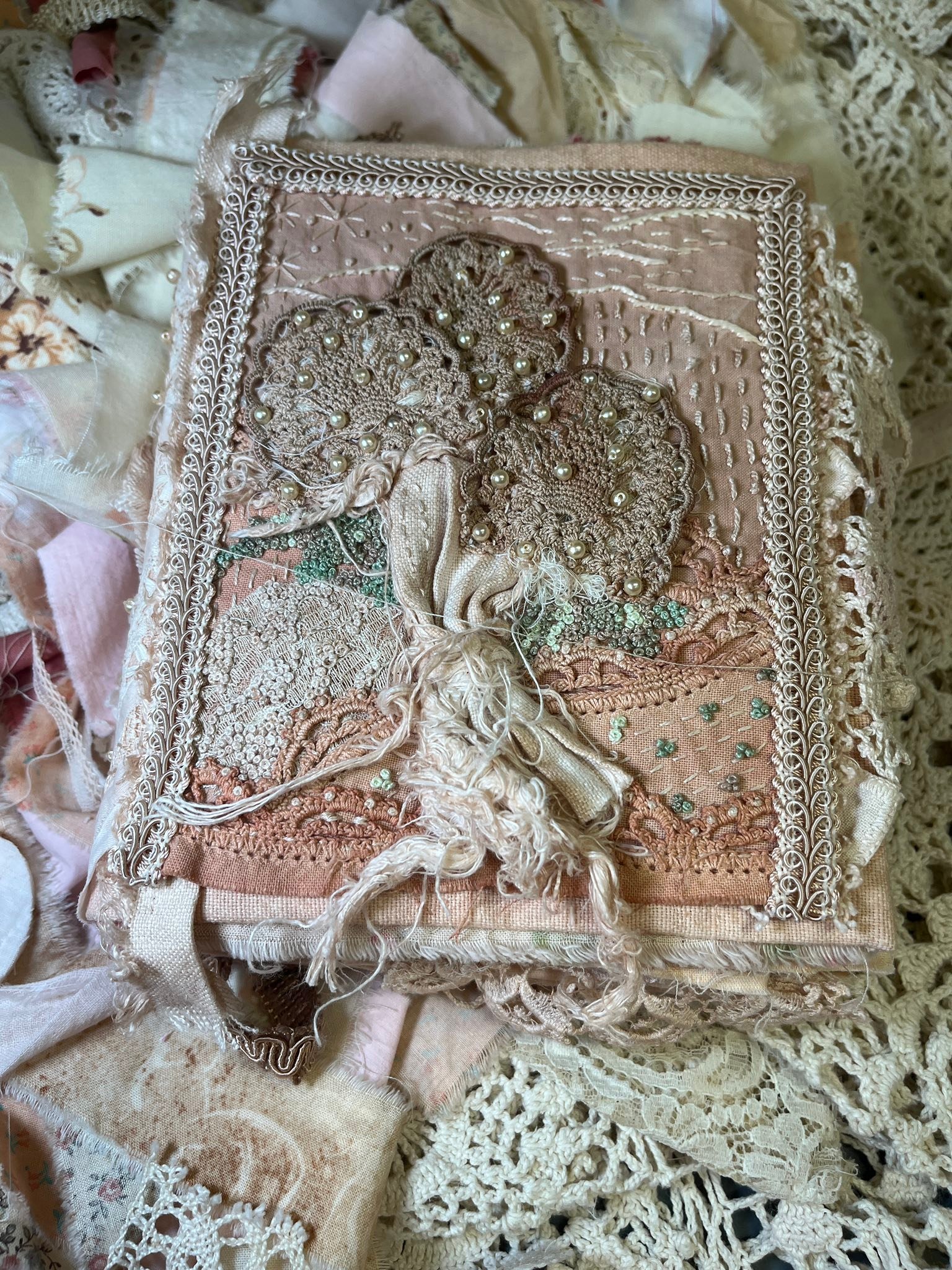 junkjournal♡old fabric and laceジャンクジャーナル Handmade fabric journal from vintage linens and lace