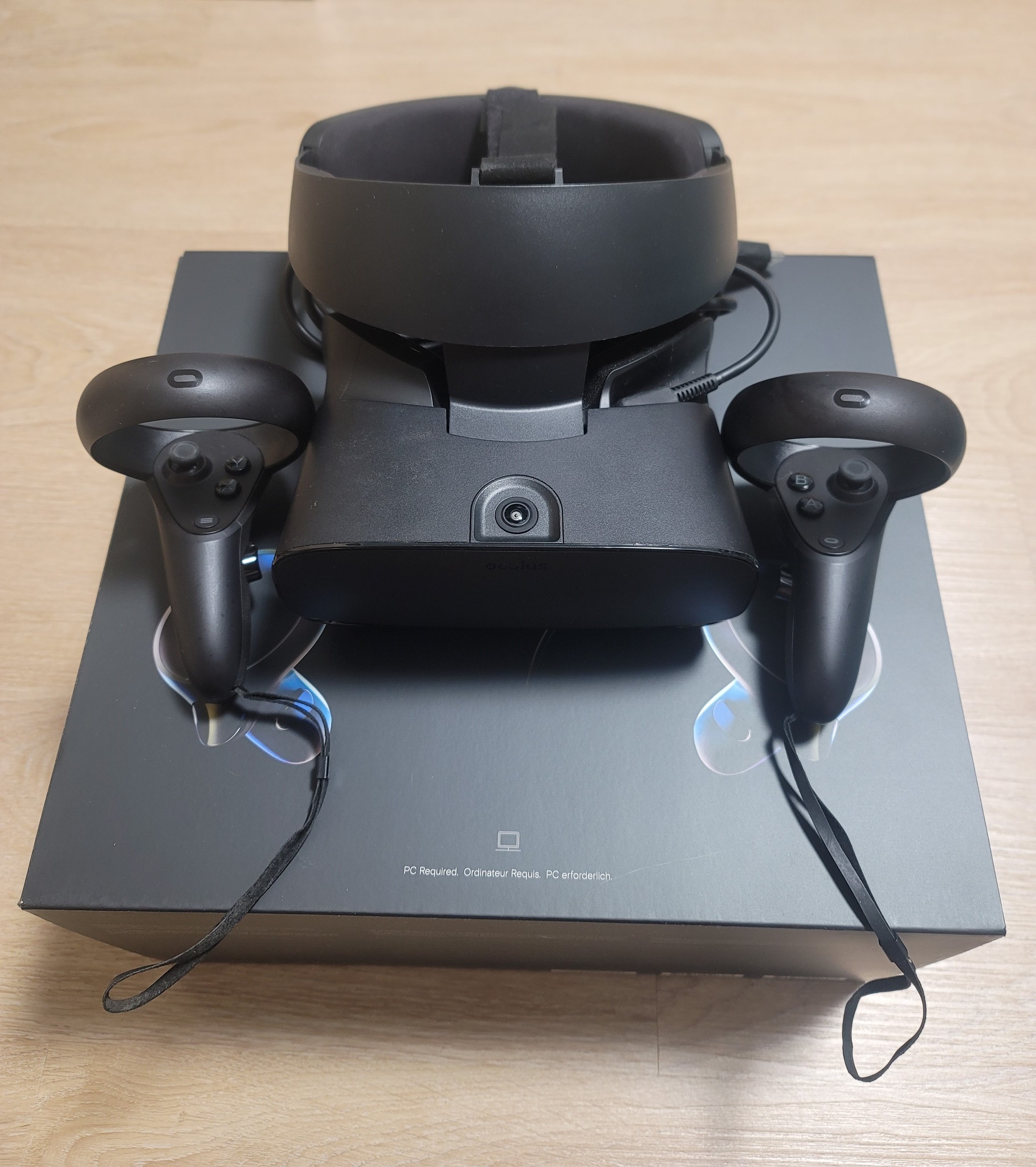 VR台灣虛擬實境同好聯盟 | 售 Oculus Rift s 二手少用，功能正常 如圖，頭盔旁邊的線夾壞了，可自行 DIY 夾線 售價3000 ...