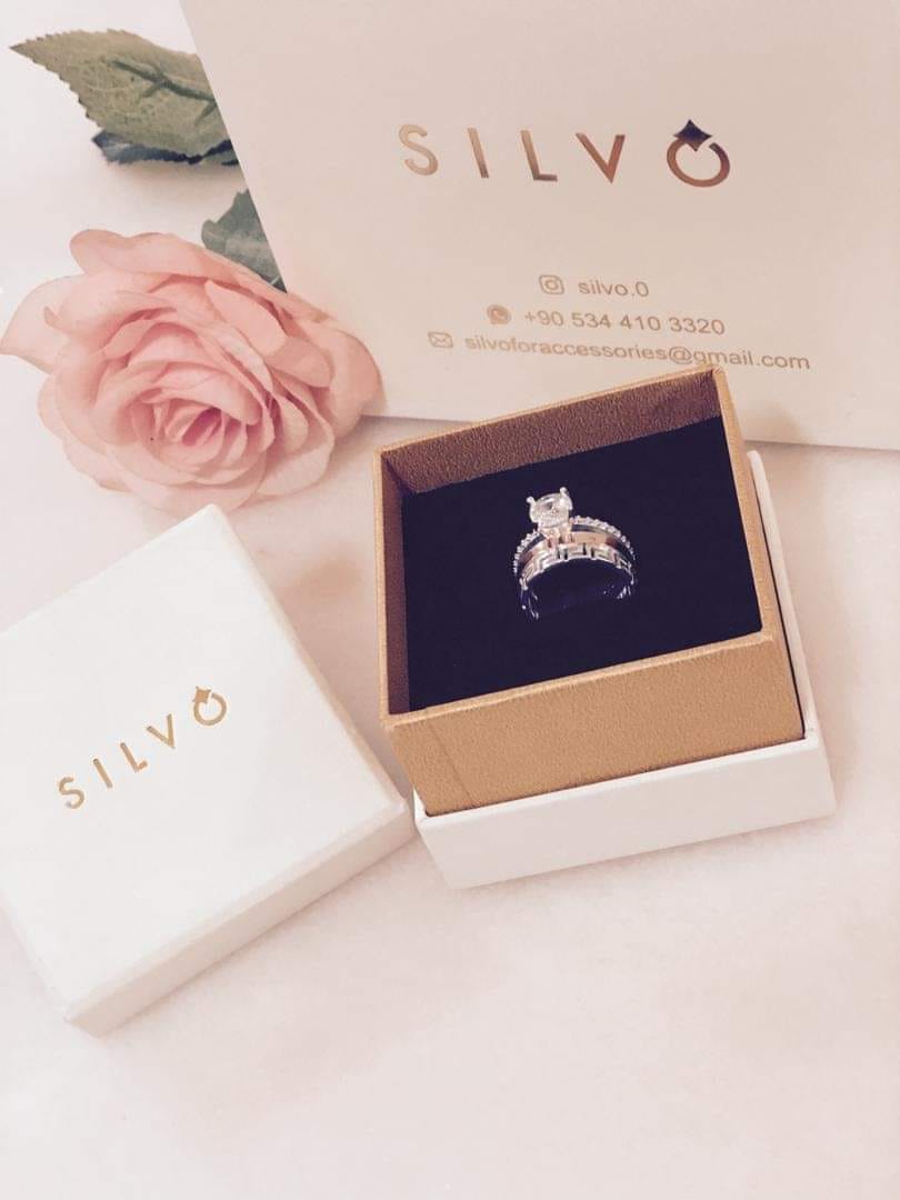 Silvo باي ذا وي ربما شخص ما يود إهداءك خاتم Silvo لكنه Facebook