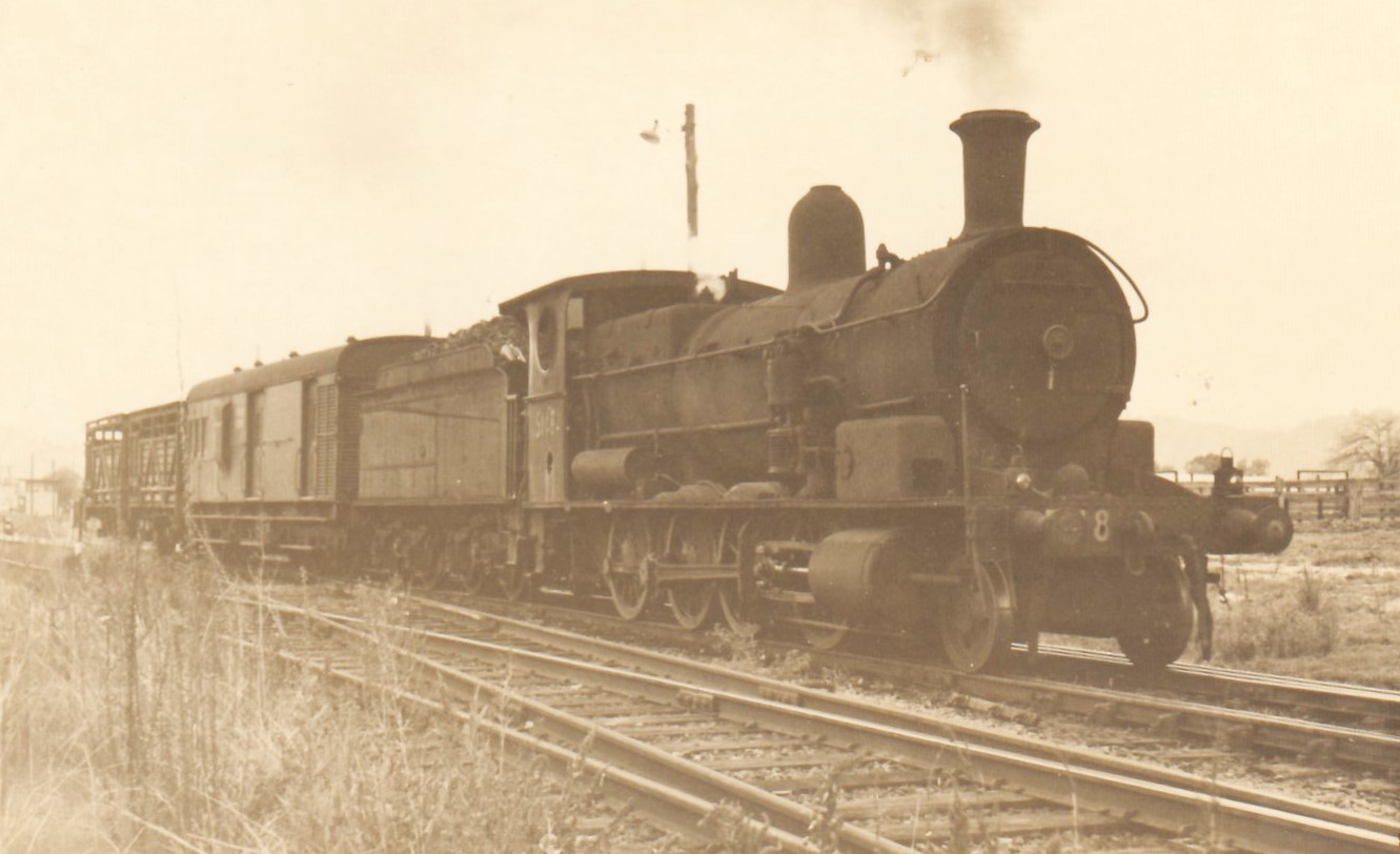 5148 shunting at Wodonga stock yards 19/05/1966