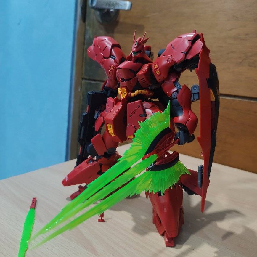 Mis-cut Sazabi LR+ Gundam card from 24 packs