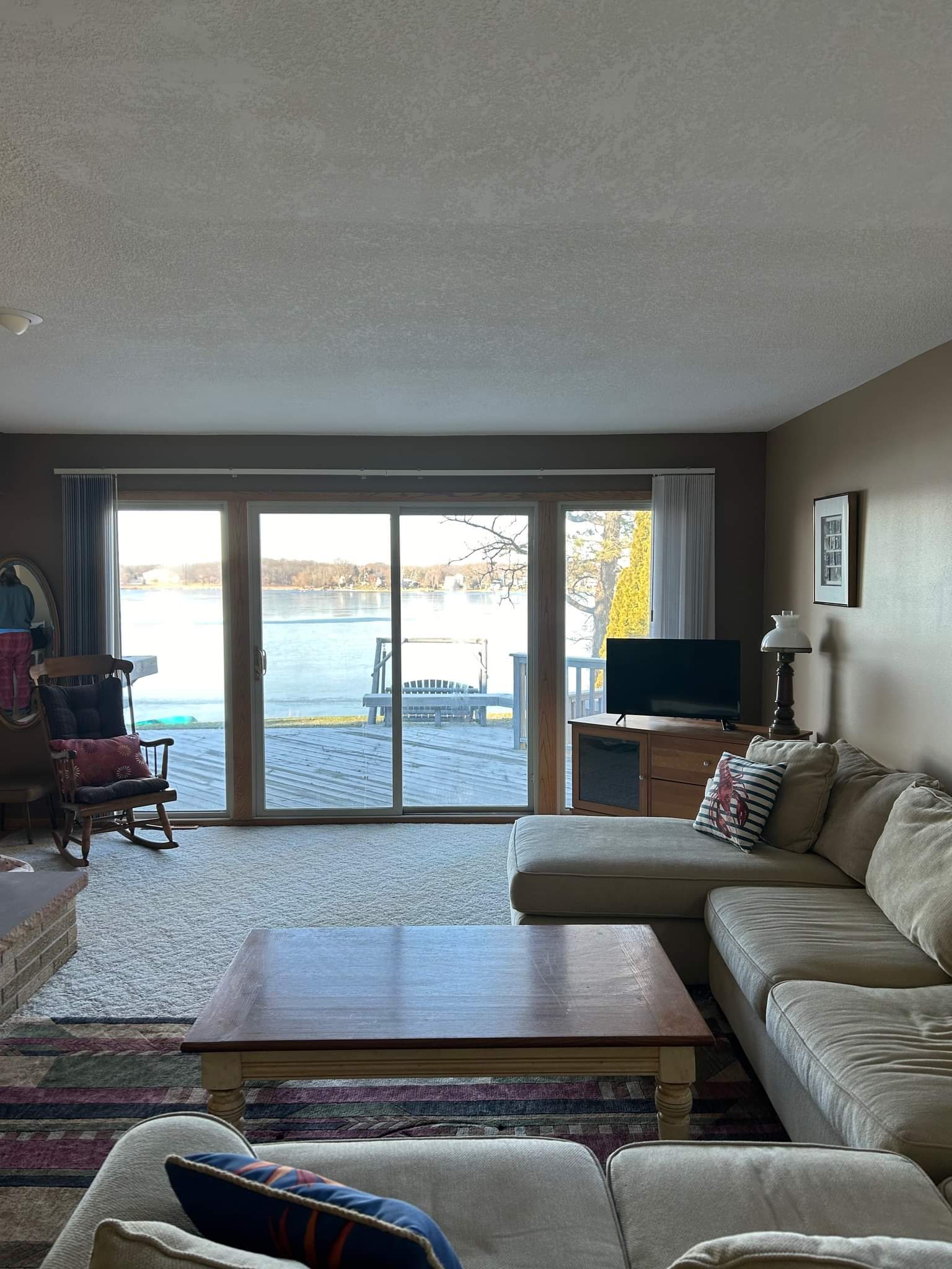 Lake House 4BR, on the lake! Large kitchen and deck. Sunsets! Property For Sale Wind Lake