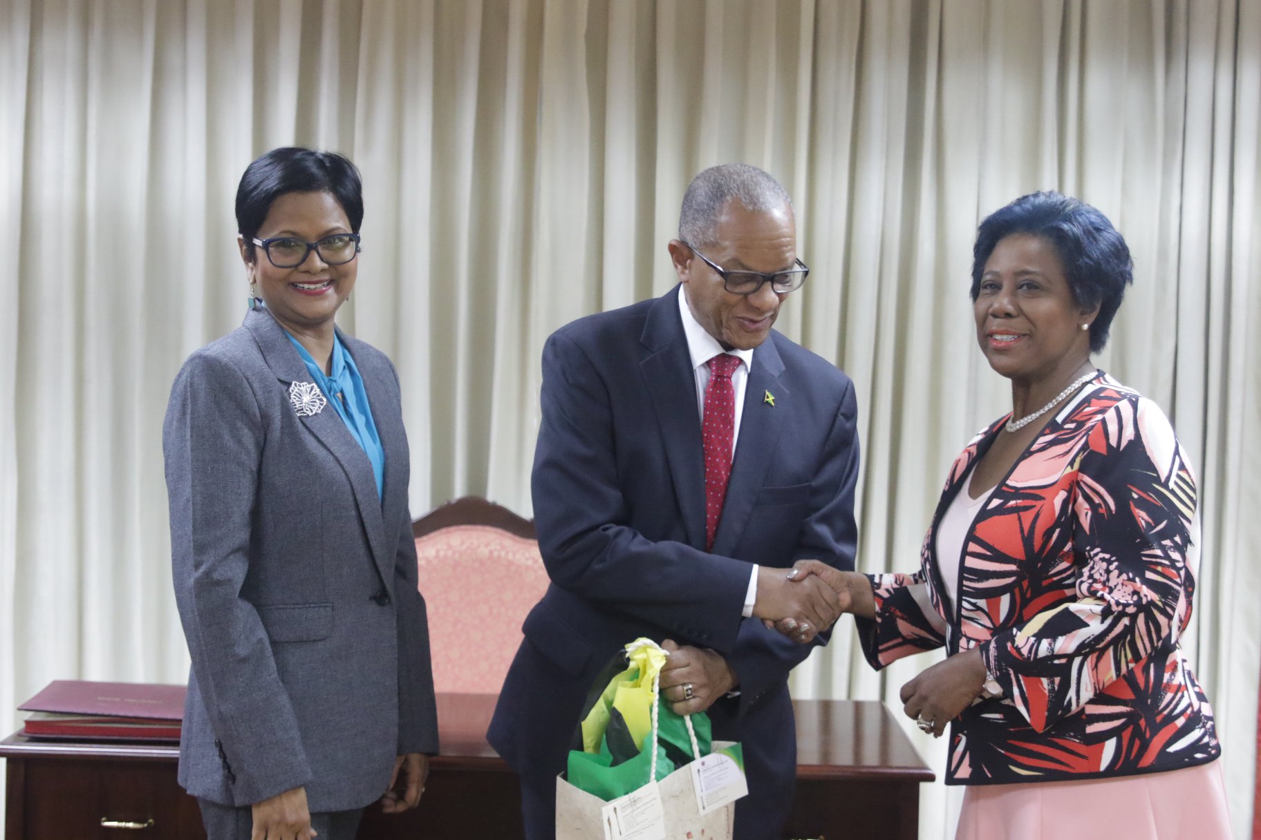 Parliament - His Excellency Arthur Williams, High Commissioner of ...