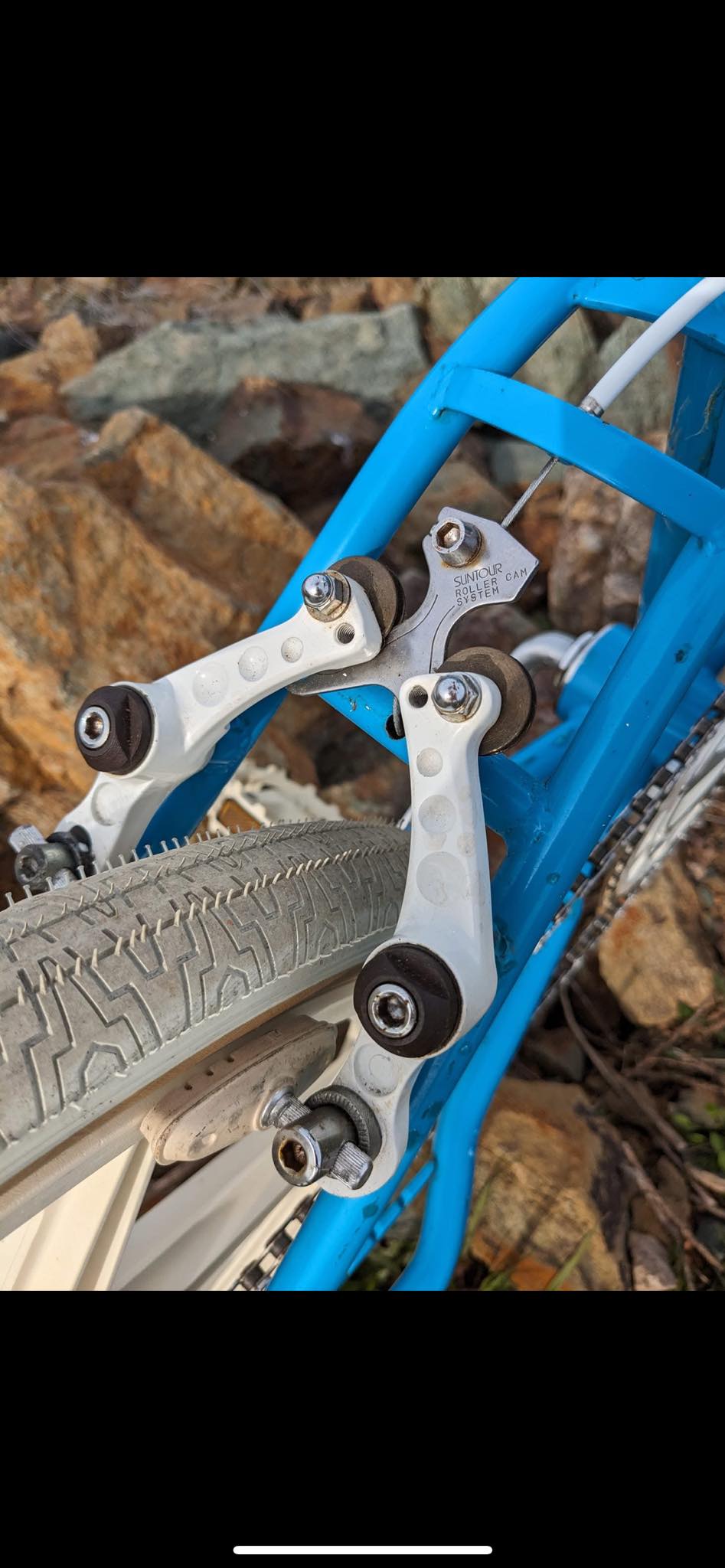 Suntour XC Rollercam brakes by Charlie Cunningham
