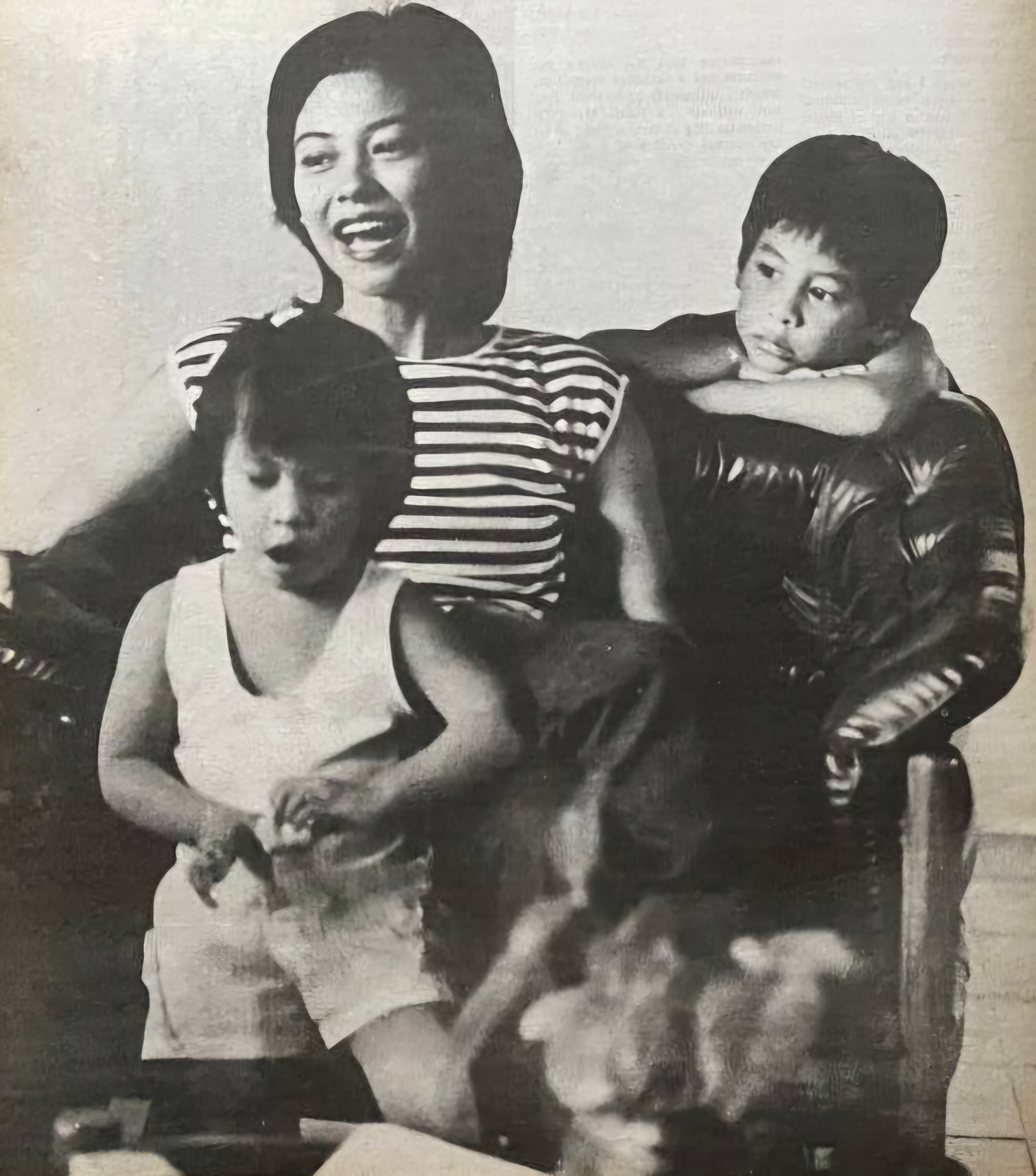 Memories of Old Manila ☑️ | Coc Artadi Rico with children. | Facebook