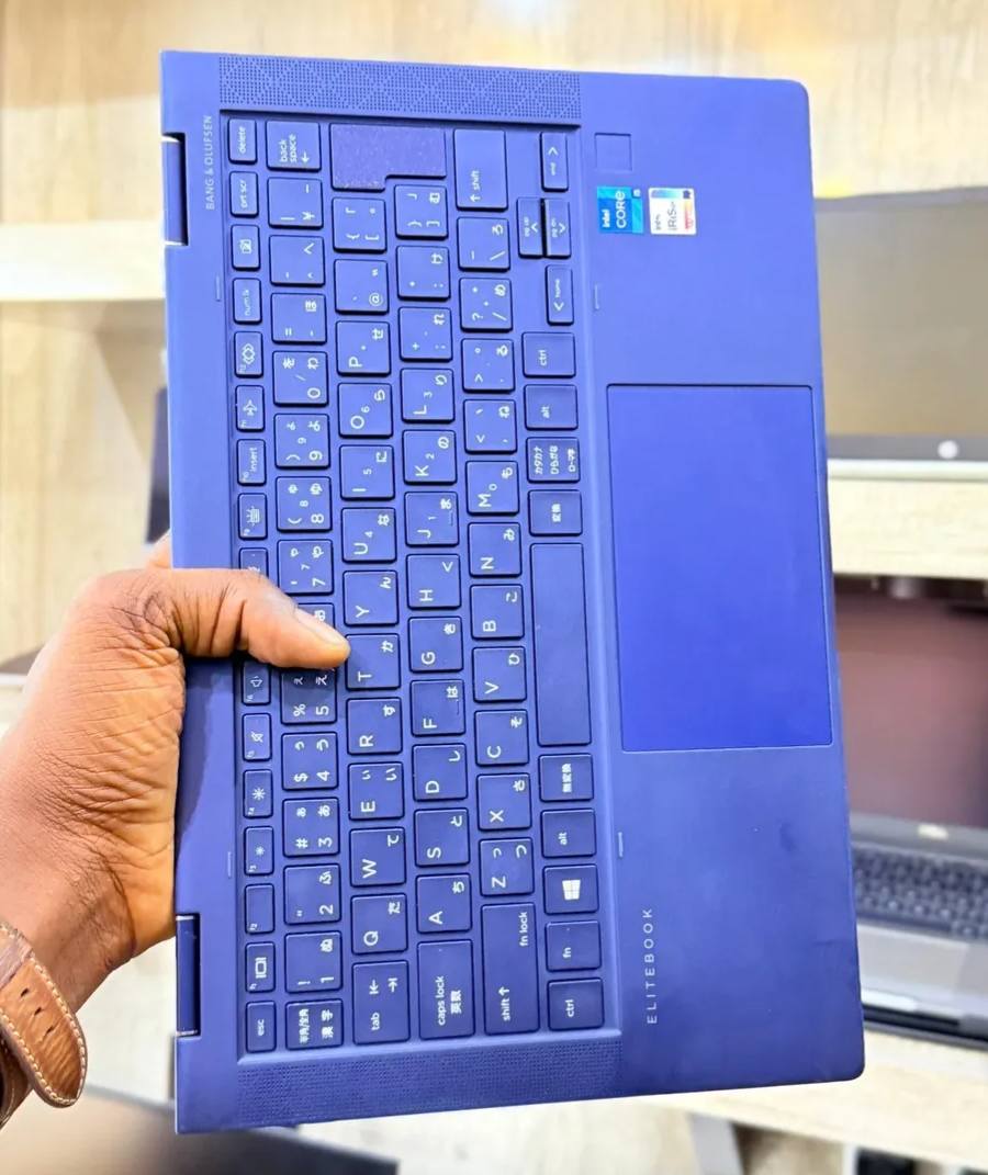 As light as the clouds in the sky. ☁️ The HP Pavilion Aero 13 is