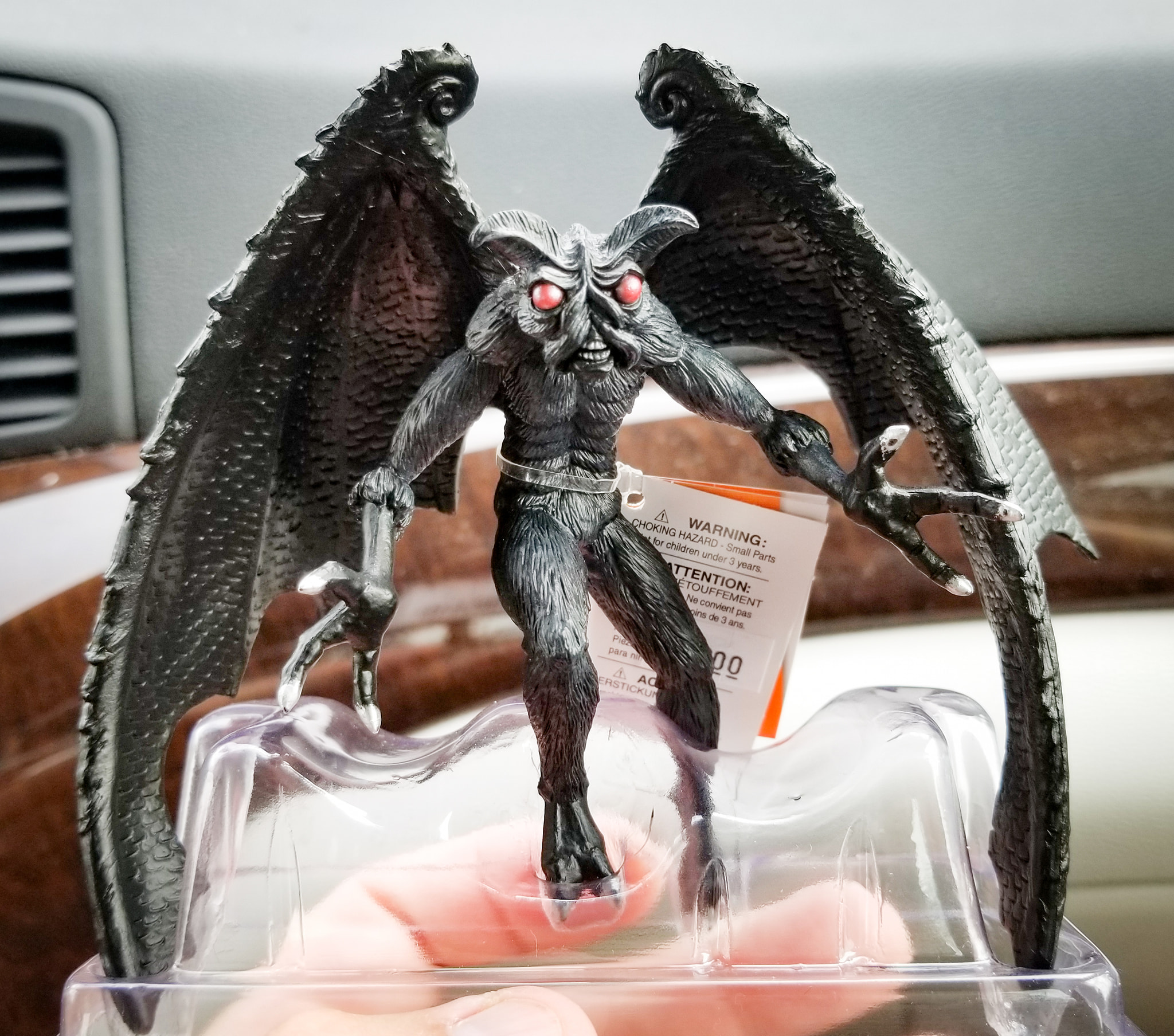 Finally I have the loot crate mothman figure!!