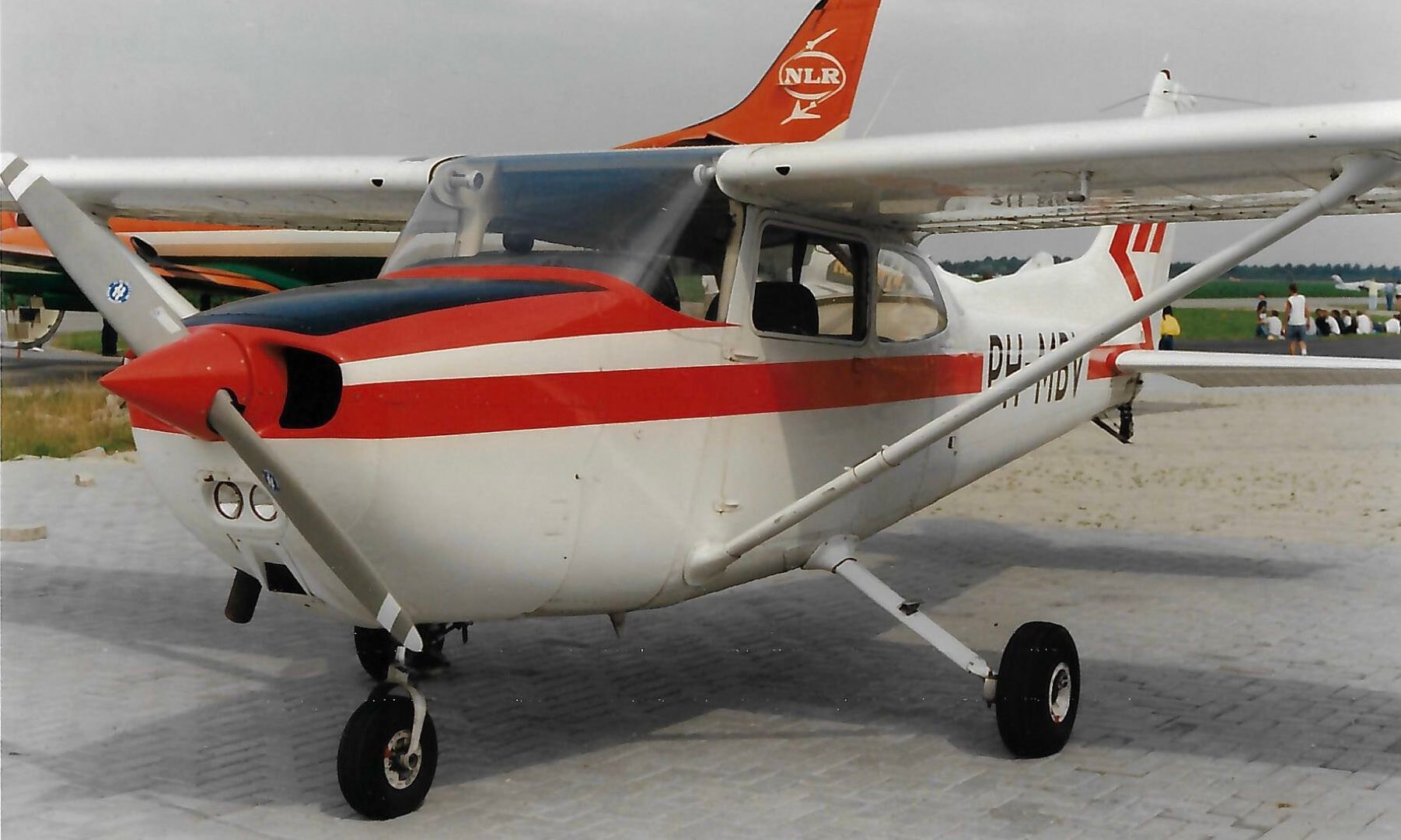Aero Subaru　希少カラー Fuji FA-200 Aero Subaru Aircraft at the Museum of Aeronautical