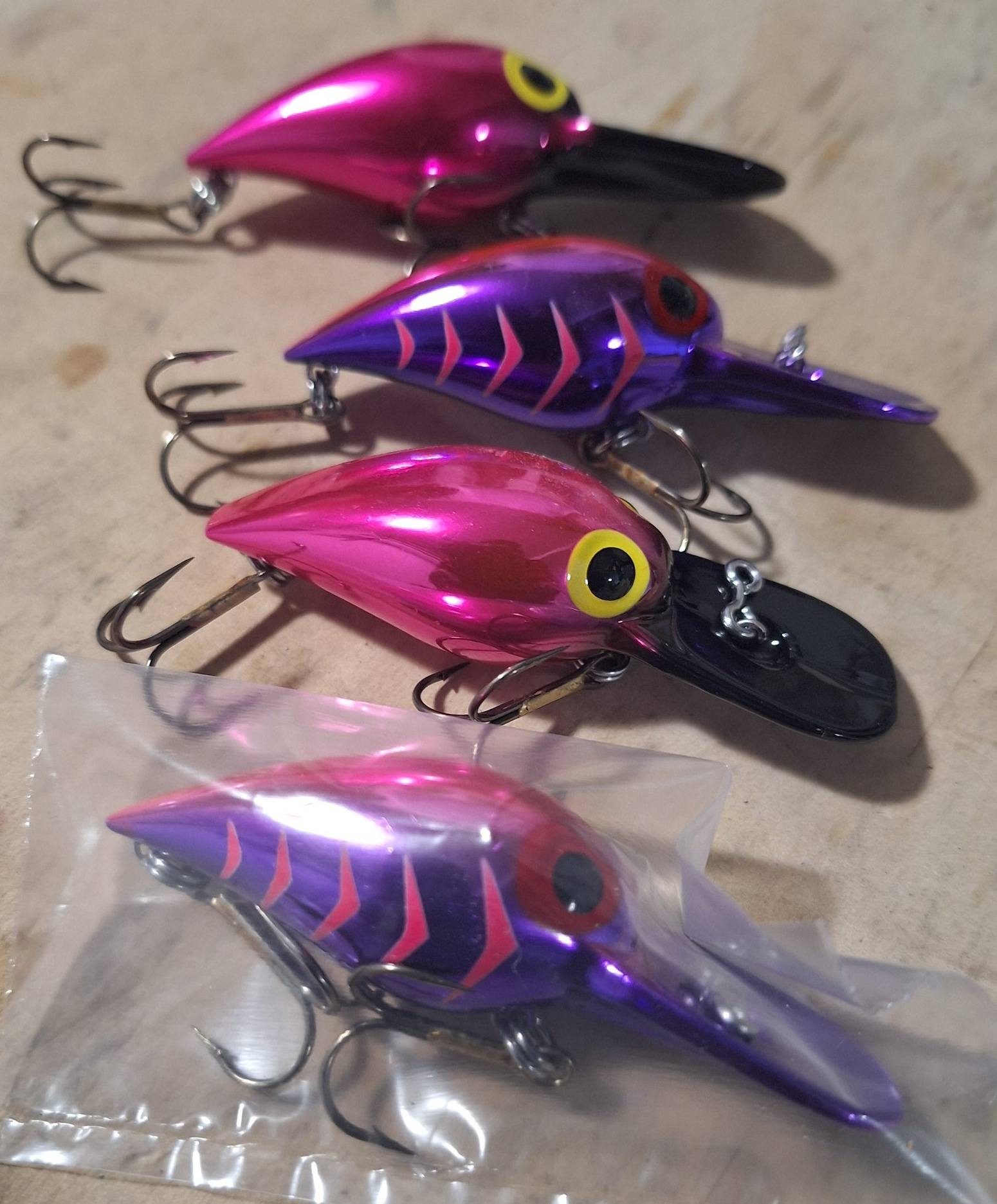 does it matter if a fishing lure is scratched Cotton Cordell Red Fin Scratching done right When you're