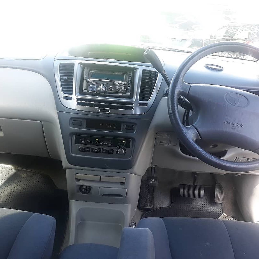 Toyota Nadia year 2000 11,800,000/- Price Pearl white colors