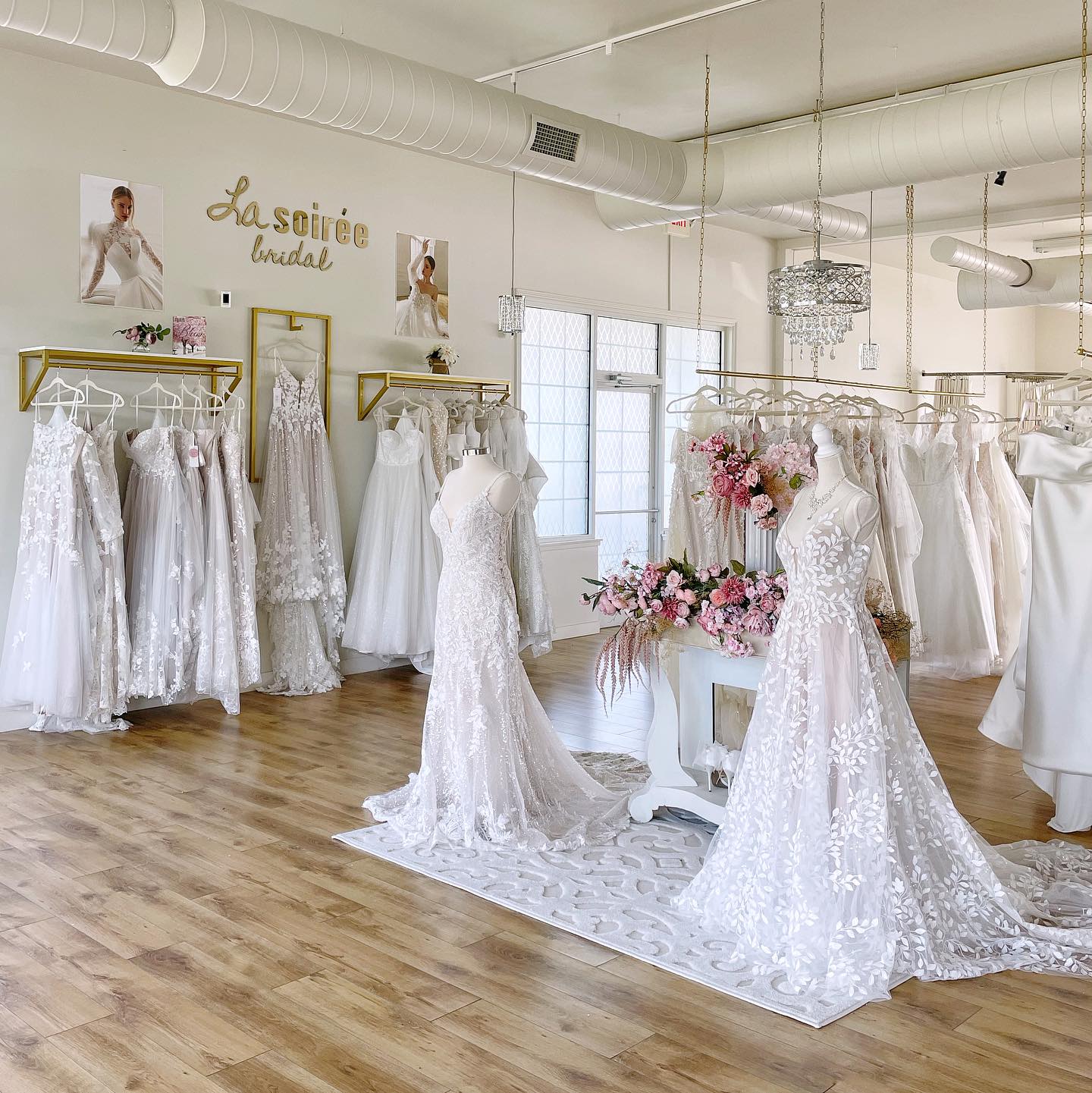 bridesmaid dresses kalamazoo mi La Soiree Bridal boutique in Kalamazoo, Michigan Den golvlånga siluetten gör
