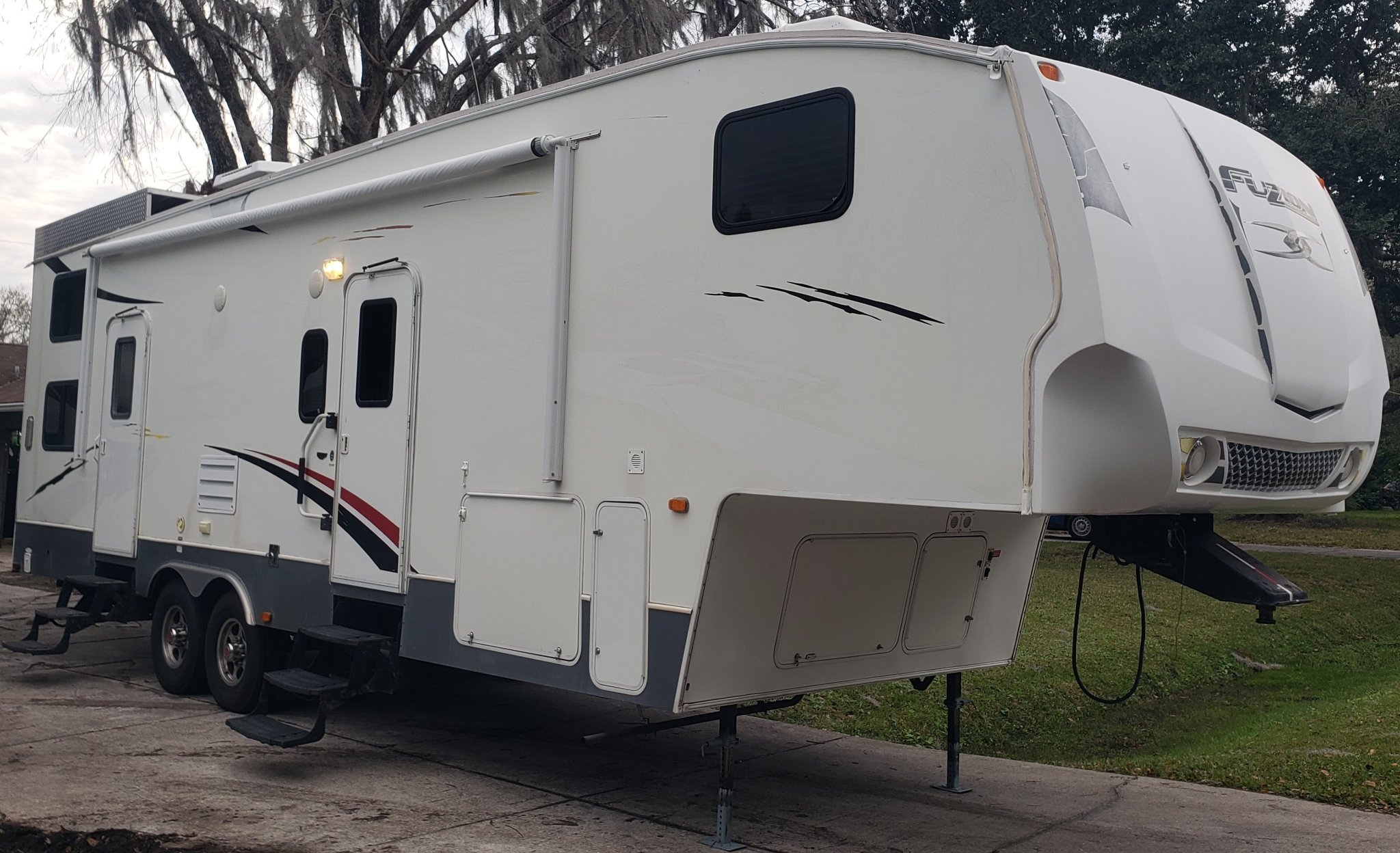 2009 Keystone fuzion 302 toy hauler fifth 5th wheel - RVs & Campers ...