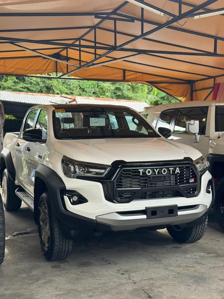 New Arrival Unit * Toyota Hilux G 4x2 Model 2025 Manual