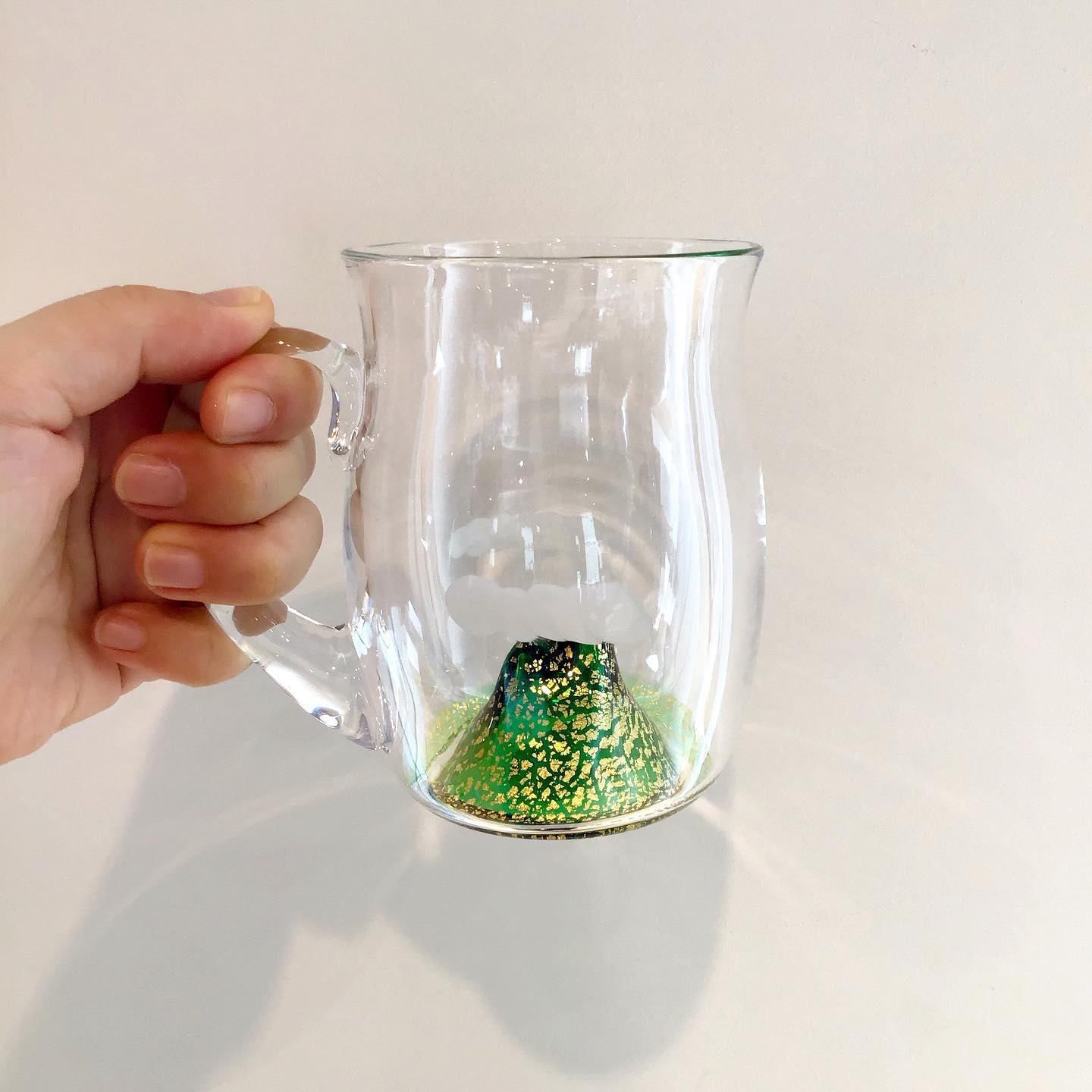 ビールを注ぎたくなるビアマグ 】 #室伸一 さんのビアマグ［ 山に乾杯 