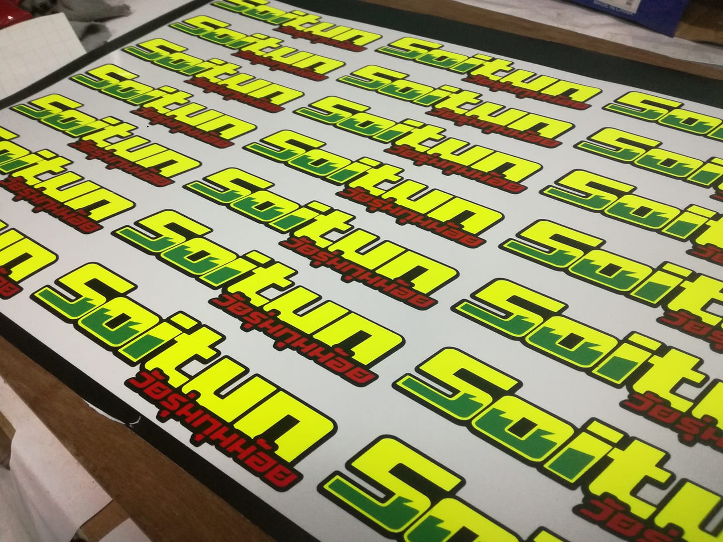สติ้กเกอร... - ร้านป้ายสามร้อยยอด PB sticker Design & Printing