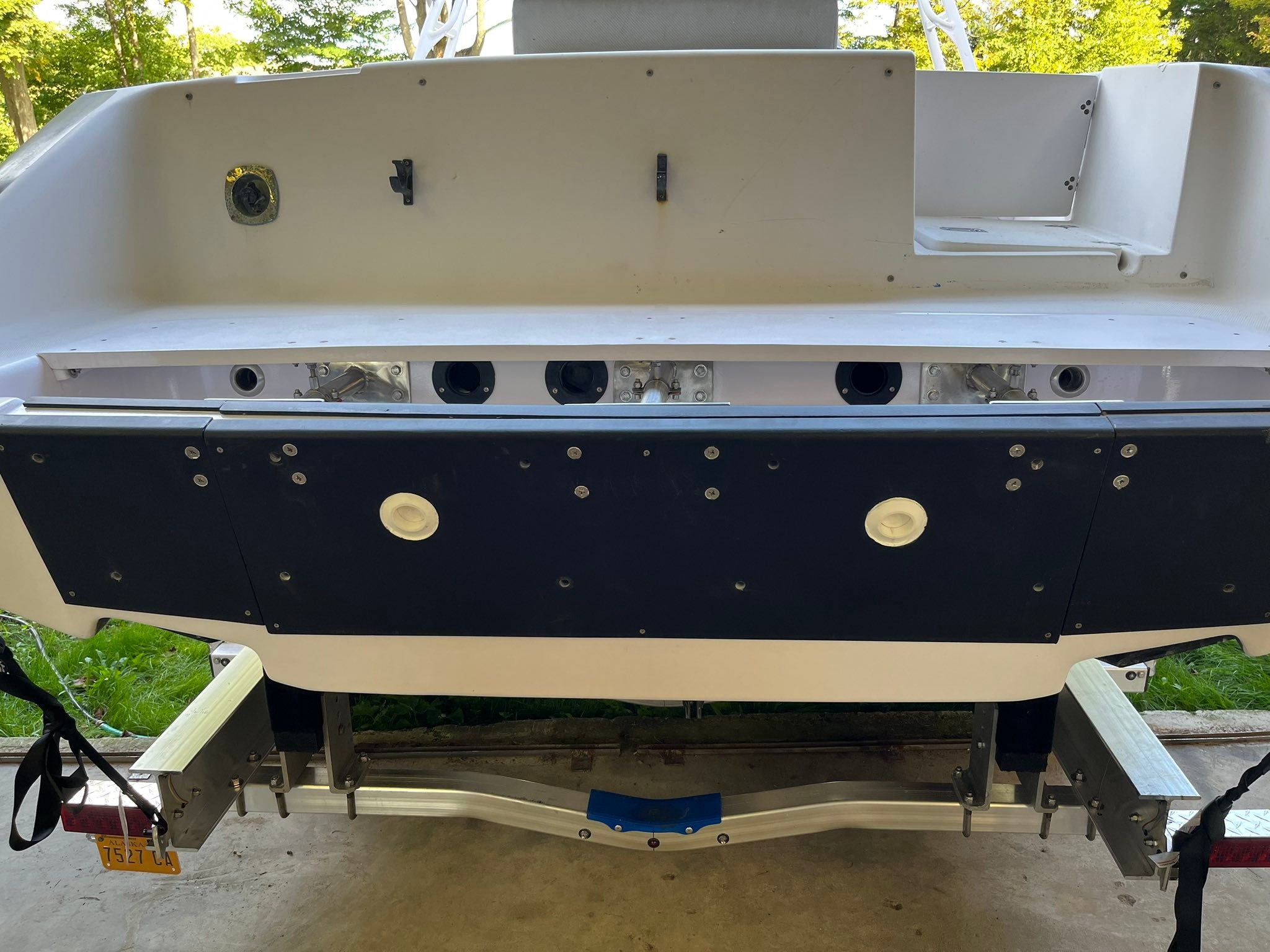 Rebuilding a 1984 Donzi Z65 sport-fisherman boat with electric motors