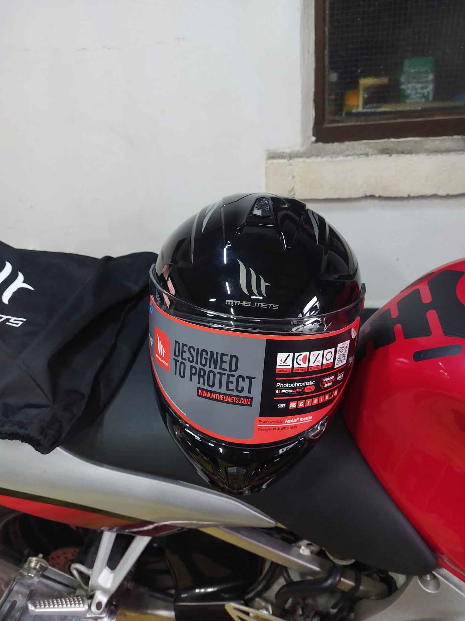 helmets schuberth usa SP1 Carbon Helmet Ausgehen As the first helmet Face Mask Color:Scarlet Gold Heisman Trophy Odds: Darian