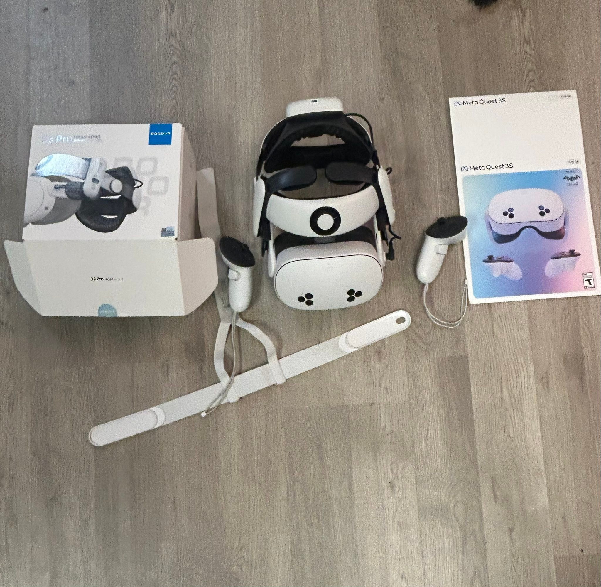 Meta Quest 3S 128GB with BoboVR headset and Stacatto P handset and 