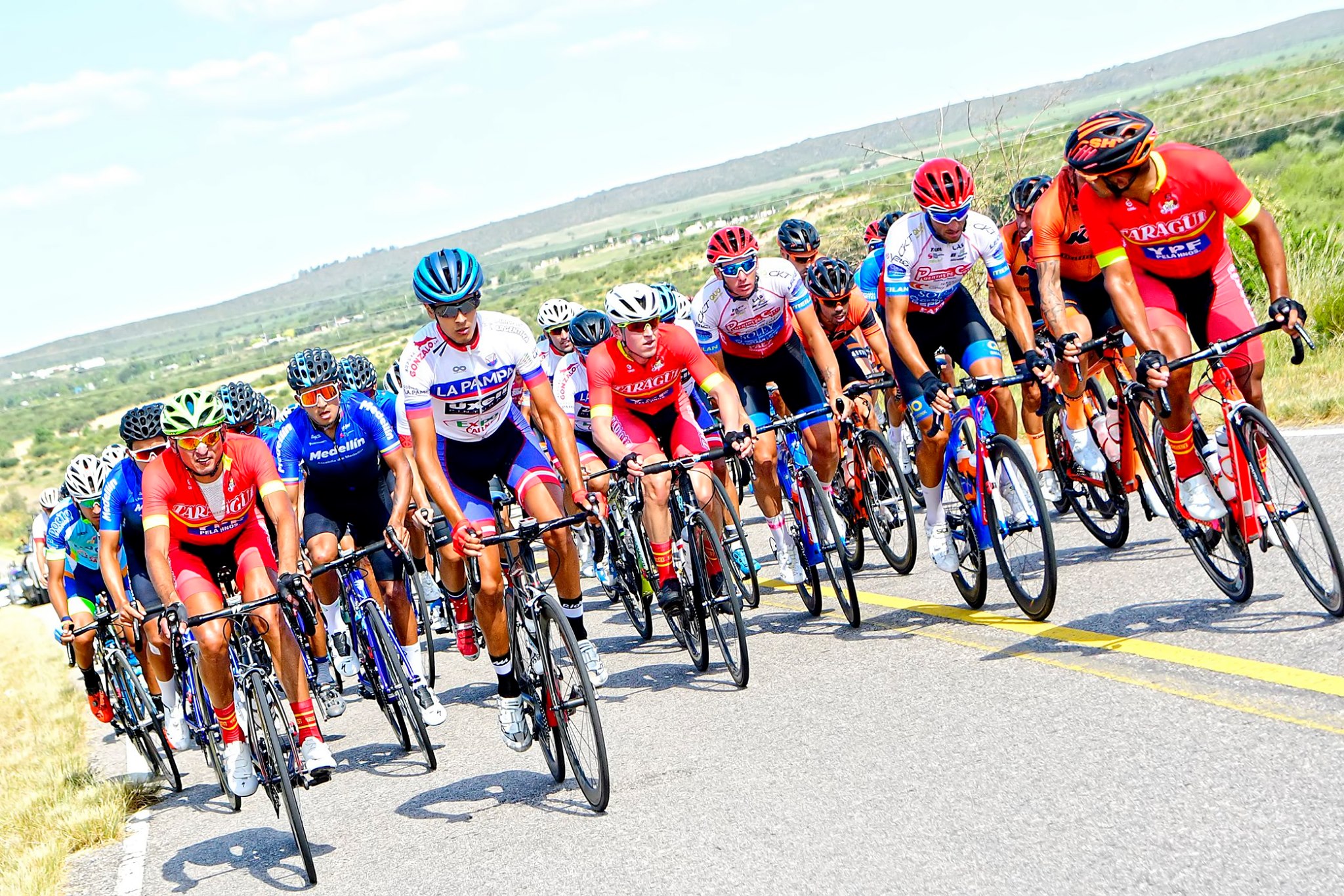 «El ciclismo no es un juego, es... - Equipo Deportivo Safac