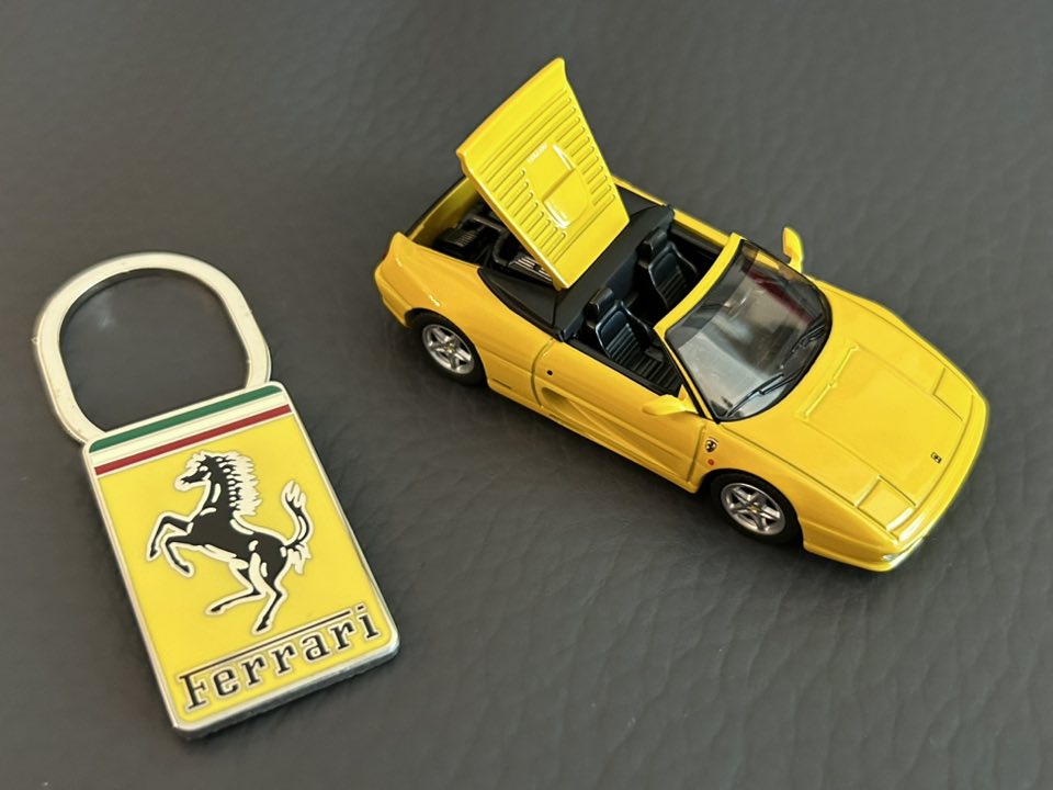 Tomytec Tomica Limited Vintage Neo Ferrari F355 Spider diecast model