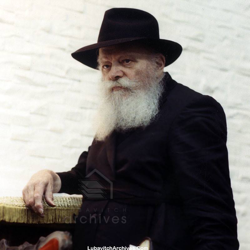 A COMPUTER LESSON A computer can make... - Hasidic Archives | Facebook