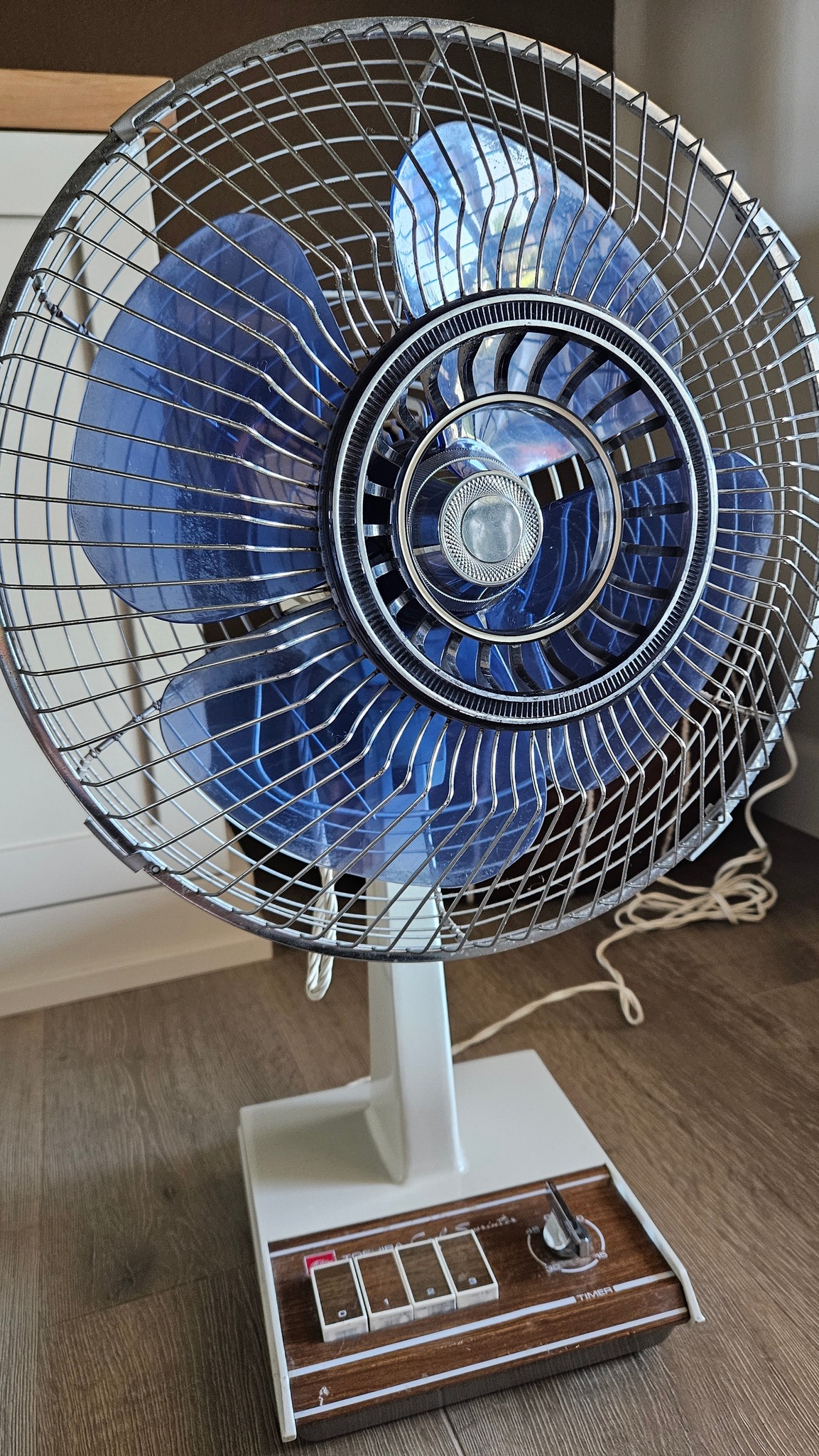 A rare Hitachi D256T1 floor fan. Made in the late 70s/early 80s in